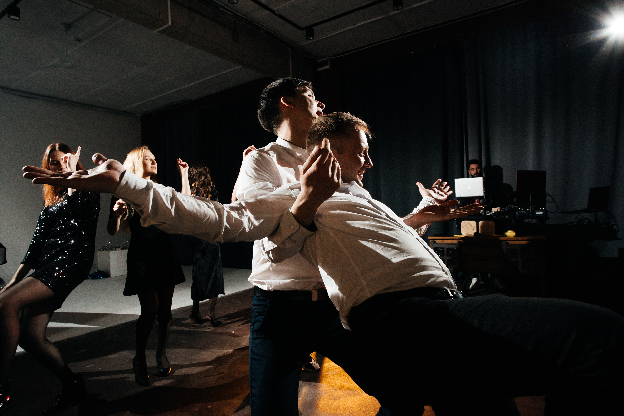 Мы Выжили!. Свадебный фотограф в Ярославле Андрей Перегудов