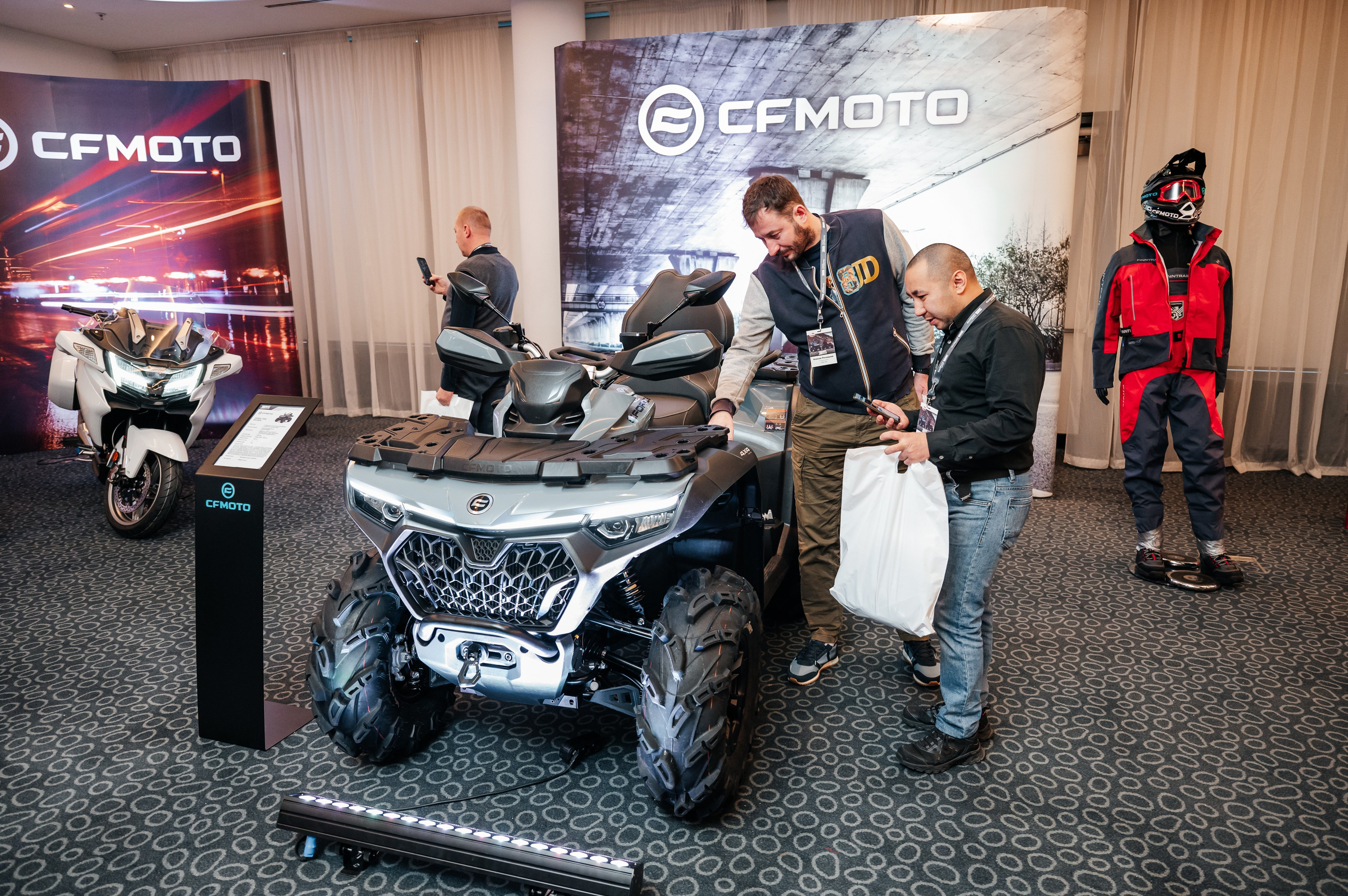 Конференция дилеров. Фотограф Дмитрий Сермяжко