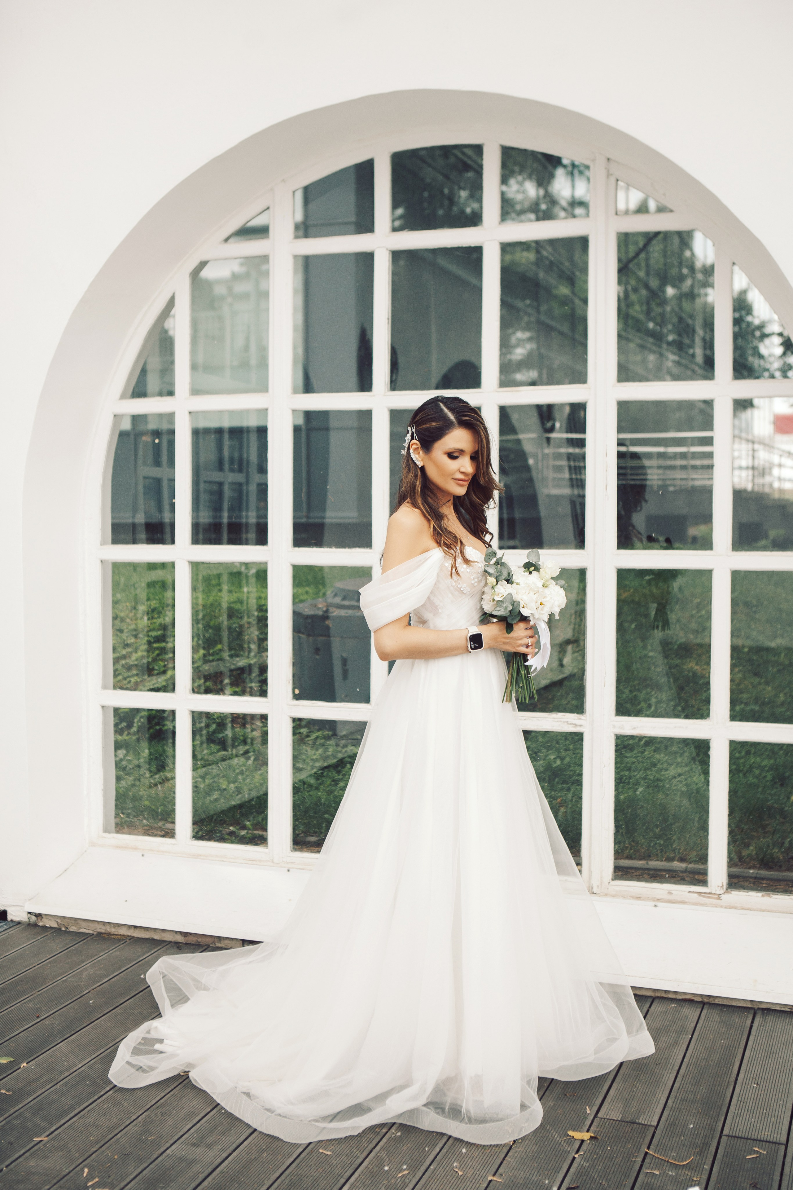 Молодожены в павильоне космонавтики и авиации №34 на вднх и в ресторане московское небо. Фотограф Ольга Ефремова