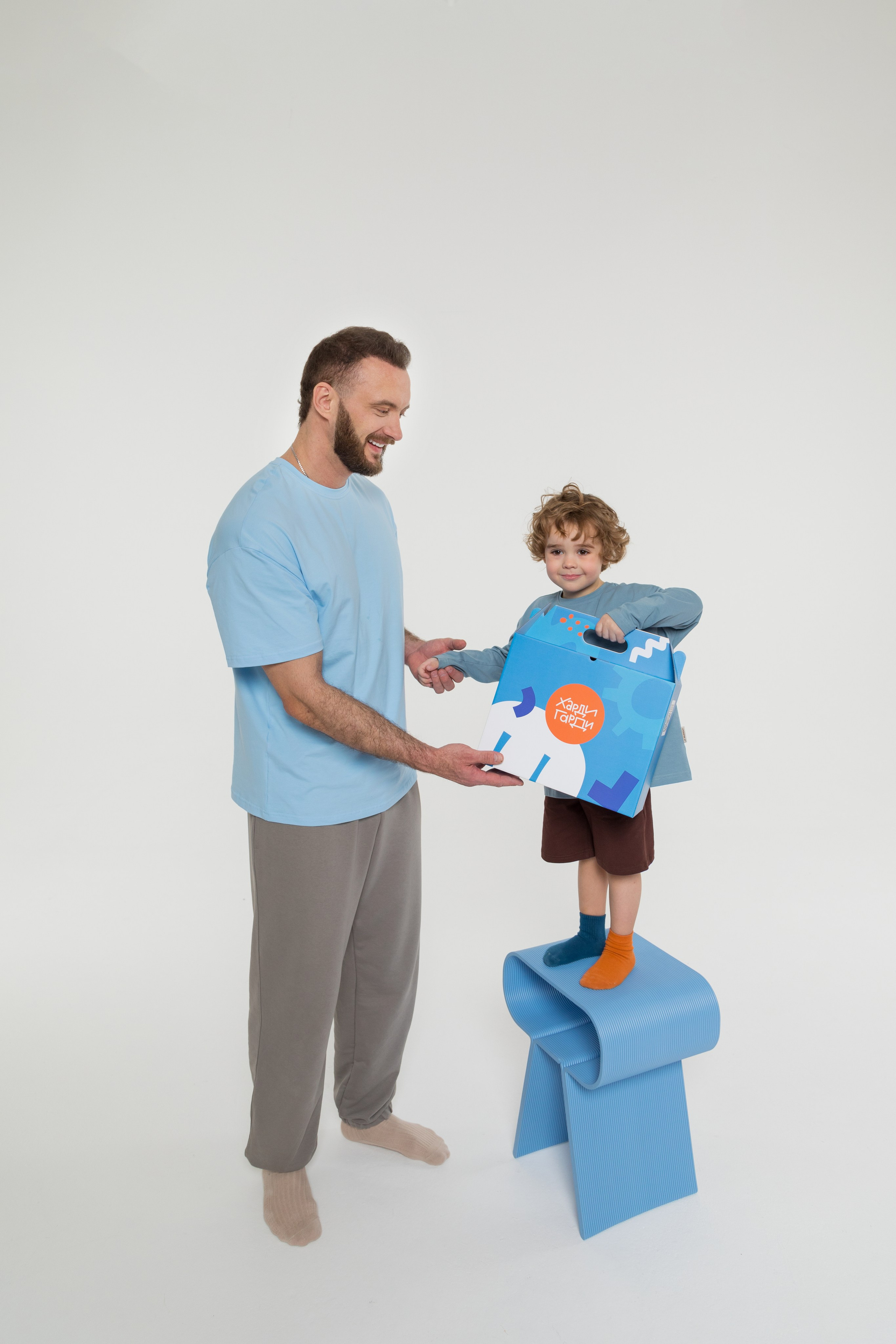 Имиджевая и каталожная съёмка для бренда детских пазлов. Детский и контент фотограф Надя Волкова Санкт-Петербург