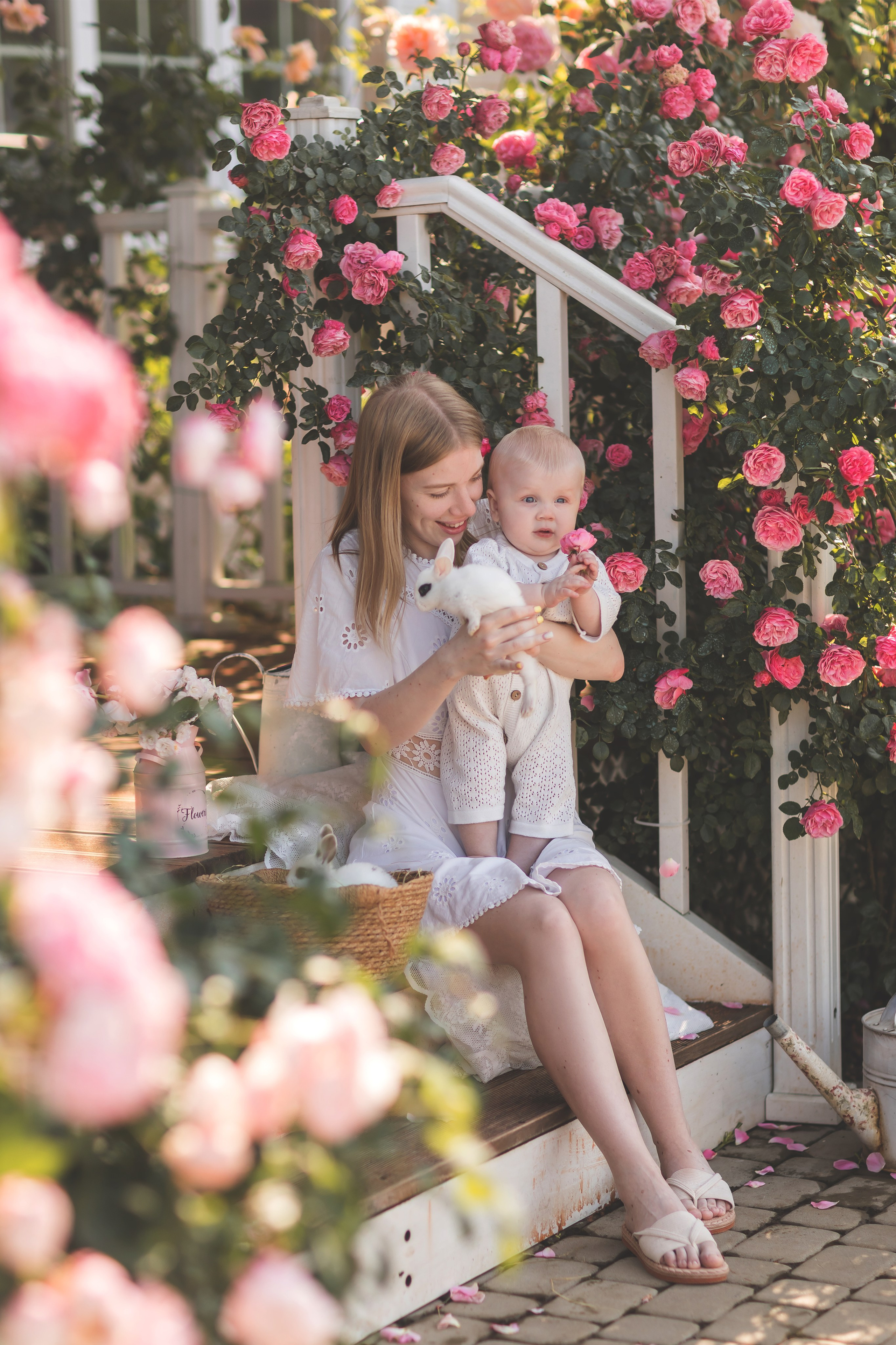 Крыльцо с розами. Семейный и детский фотограф Краснодар Валерия Власенко