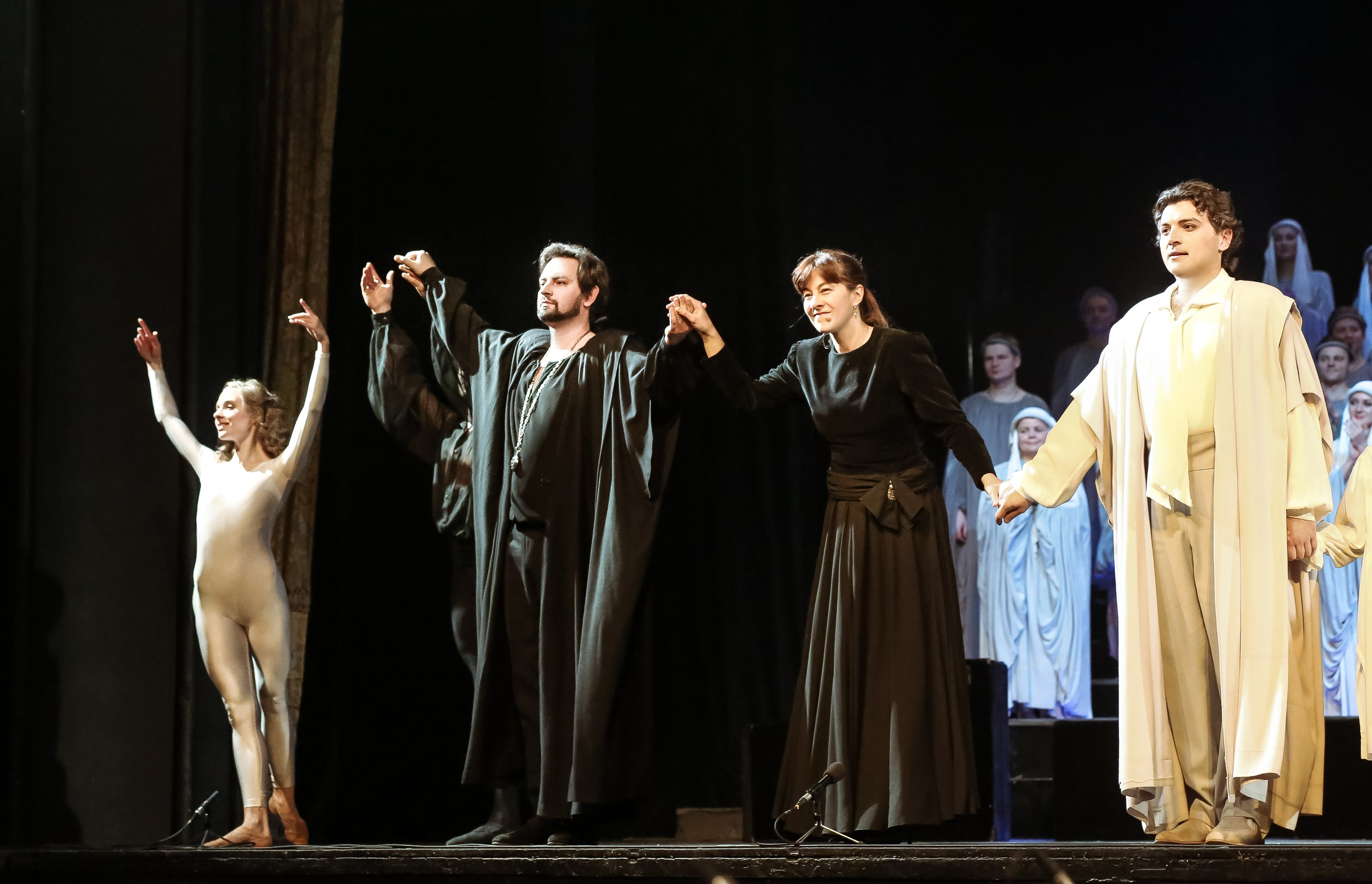 «О, Моцарт! Моцарт…» в Новой опере. Дарья Письменюк / Darya Leitstern — фотограф, музыкант, журналист, путешественник