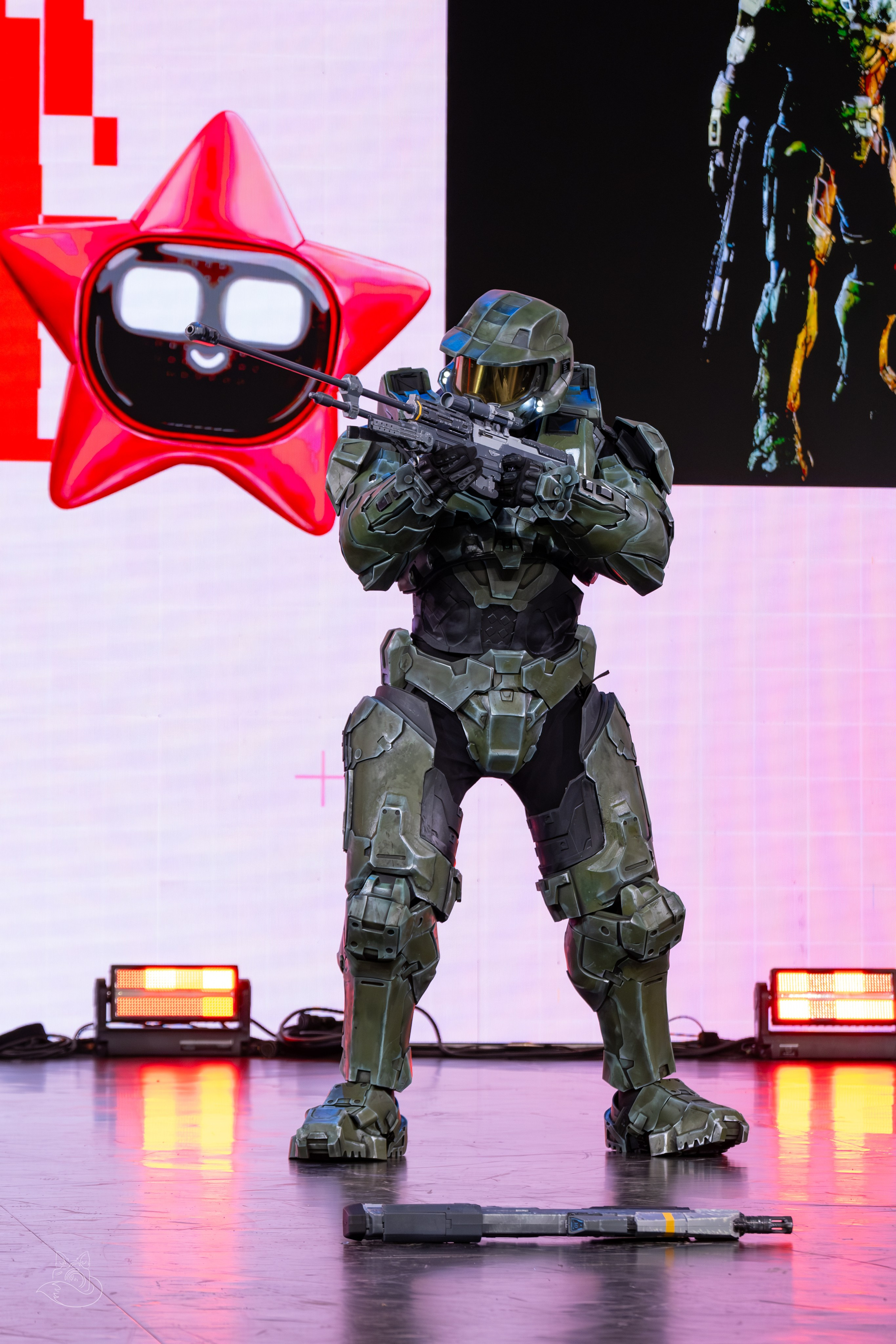 Сцена РЭД ЭКСПО 2024. Косплей фотограф