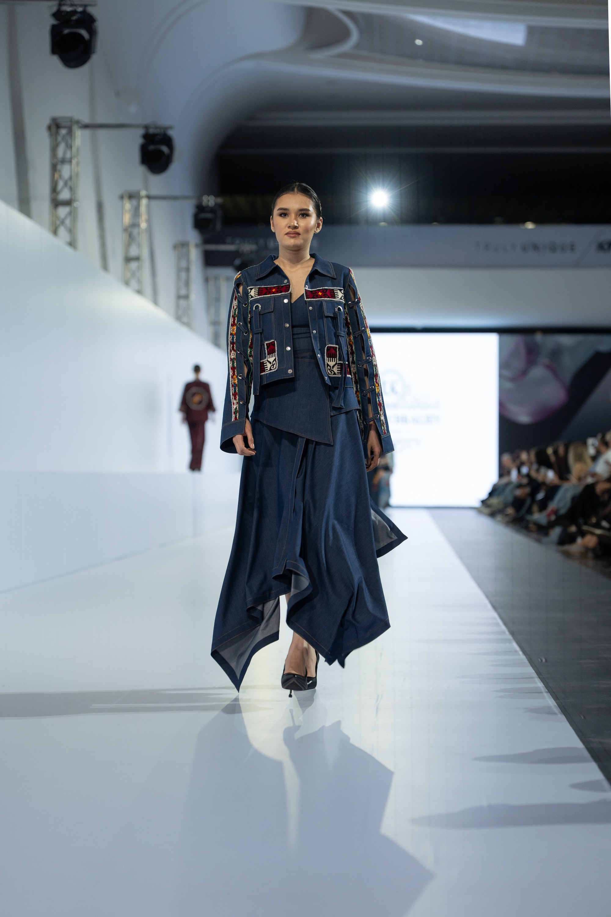 Umed Kuchkaliev. Сайт Алматинского НЮ АРТ, будуар и фэшн фотографа Дениса Карпенко