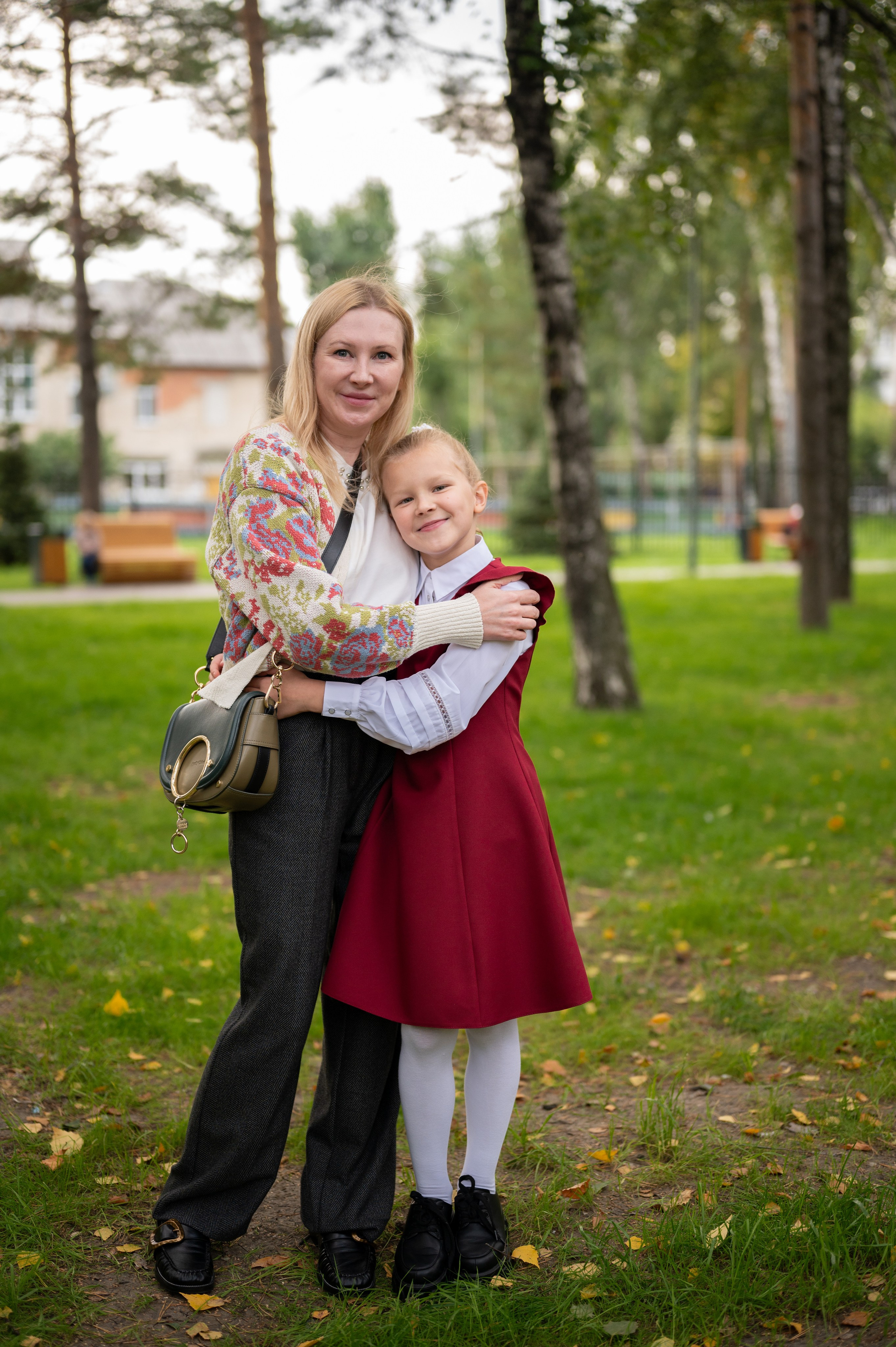 1 сентября 16 гимназия 2 класс (линейка + в классе+ на улице). Фотограф новорожденных, семейный детский в Тюмени Татьяна Морозова