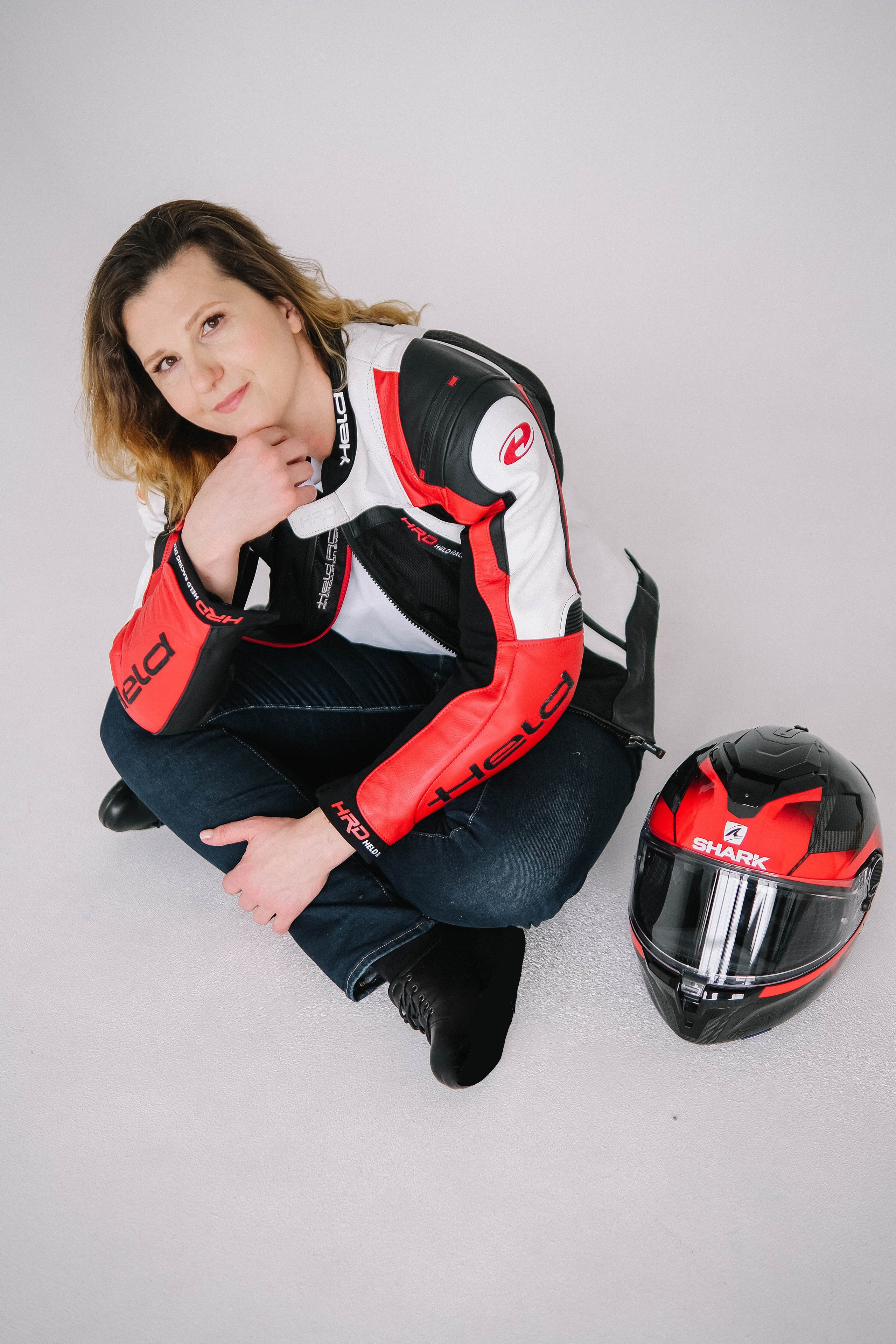 Мама с детками на циклораме. Главная