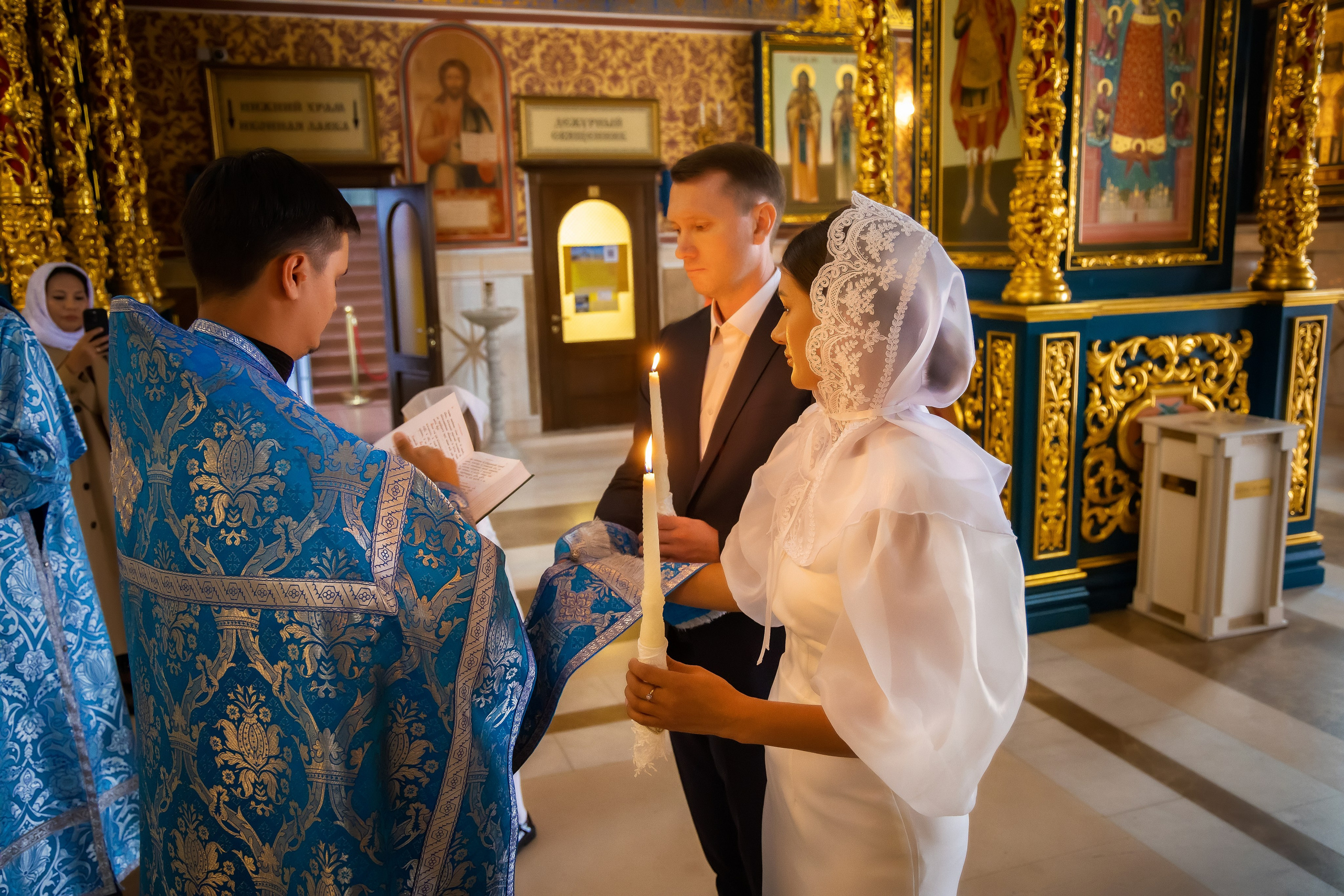 В Храме. Семейный и Свадебный фотограф в Астане Александр Астапов