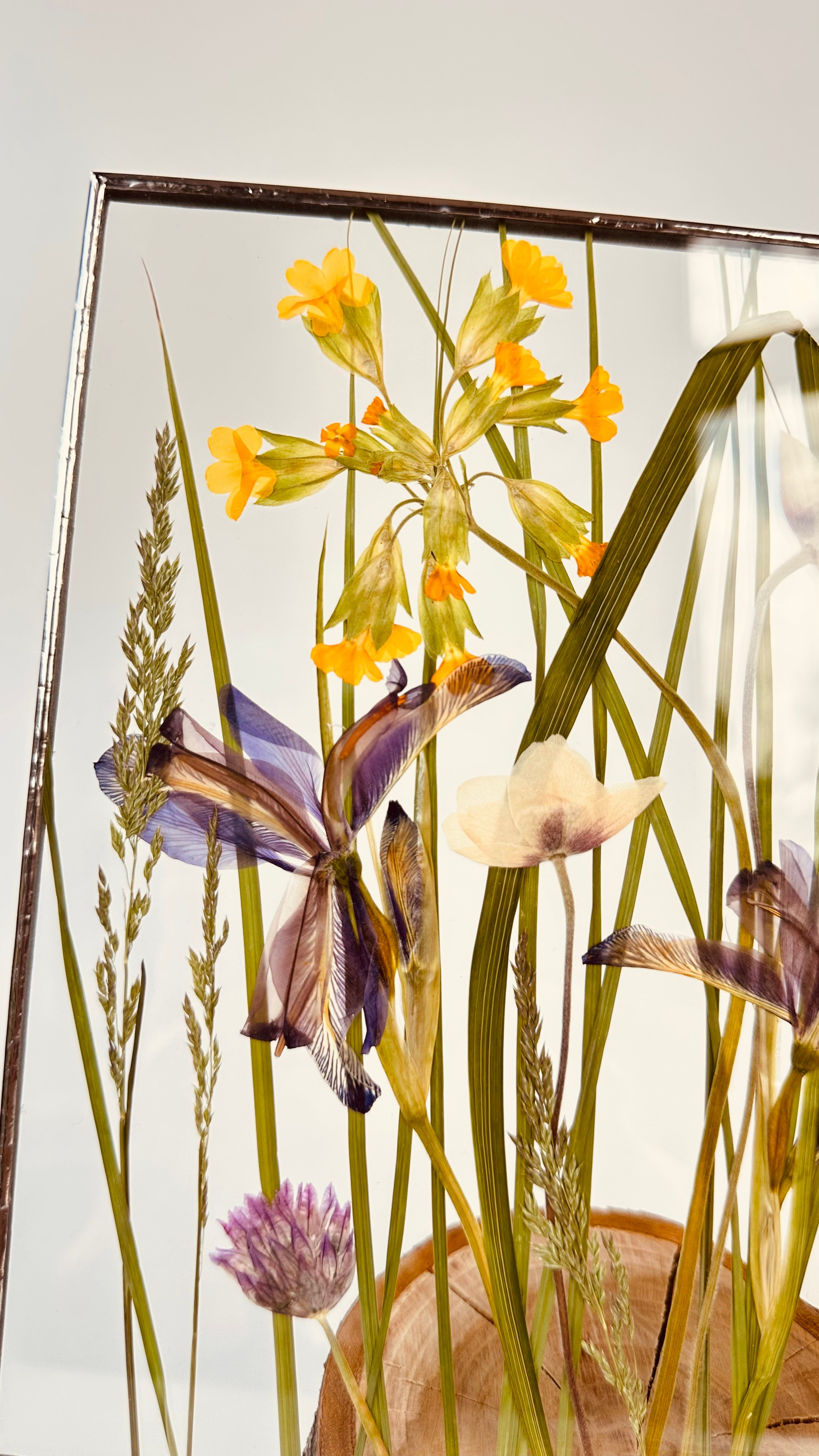 Оформляю пространства. Витражи с сухоцветами в технике Тиффани