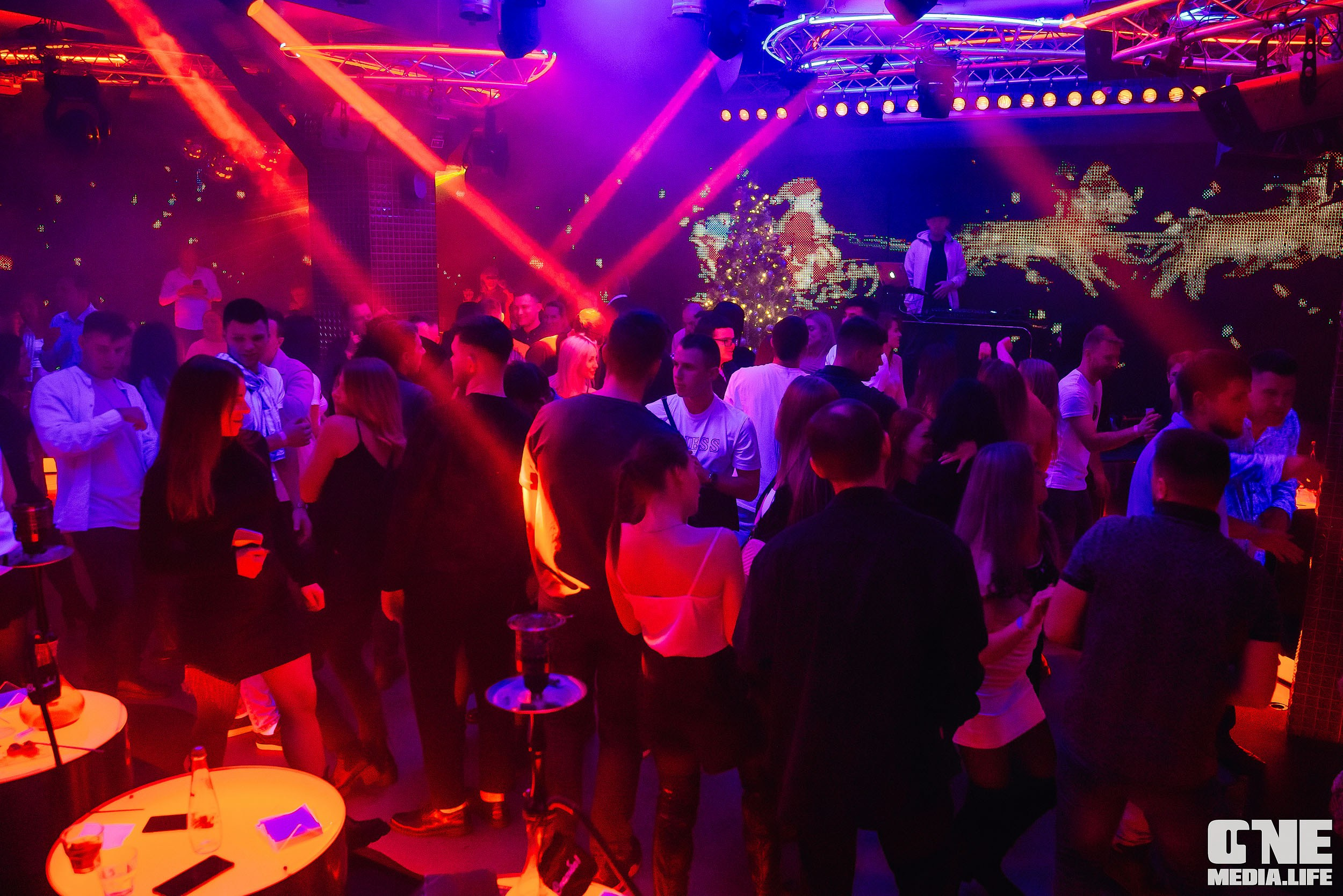 Фоторепортаж репортаж из Планеты. One Media Life: фоторепортажи, фотоотчеты с мероприятий и заведений