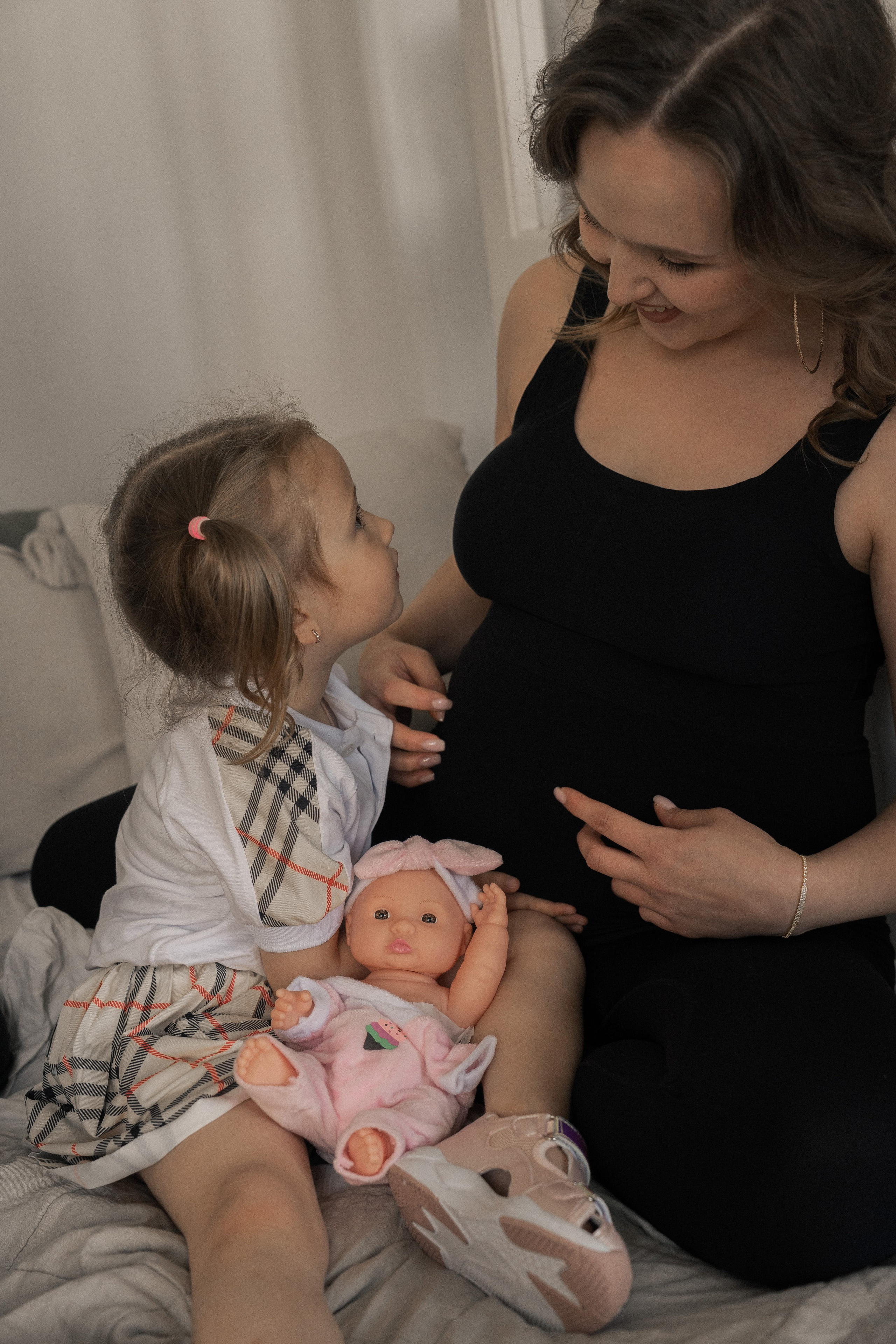 Семейная съемка в ожидании в студии WhiteGarden. Семейный фотограф Екатеринбург Татьяна Девятых