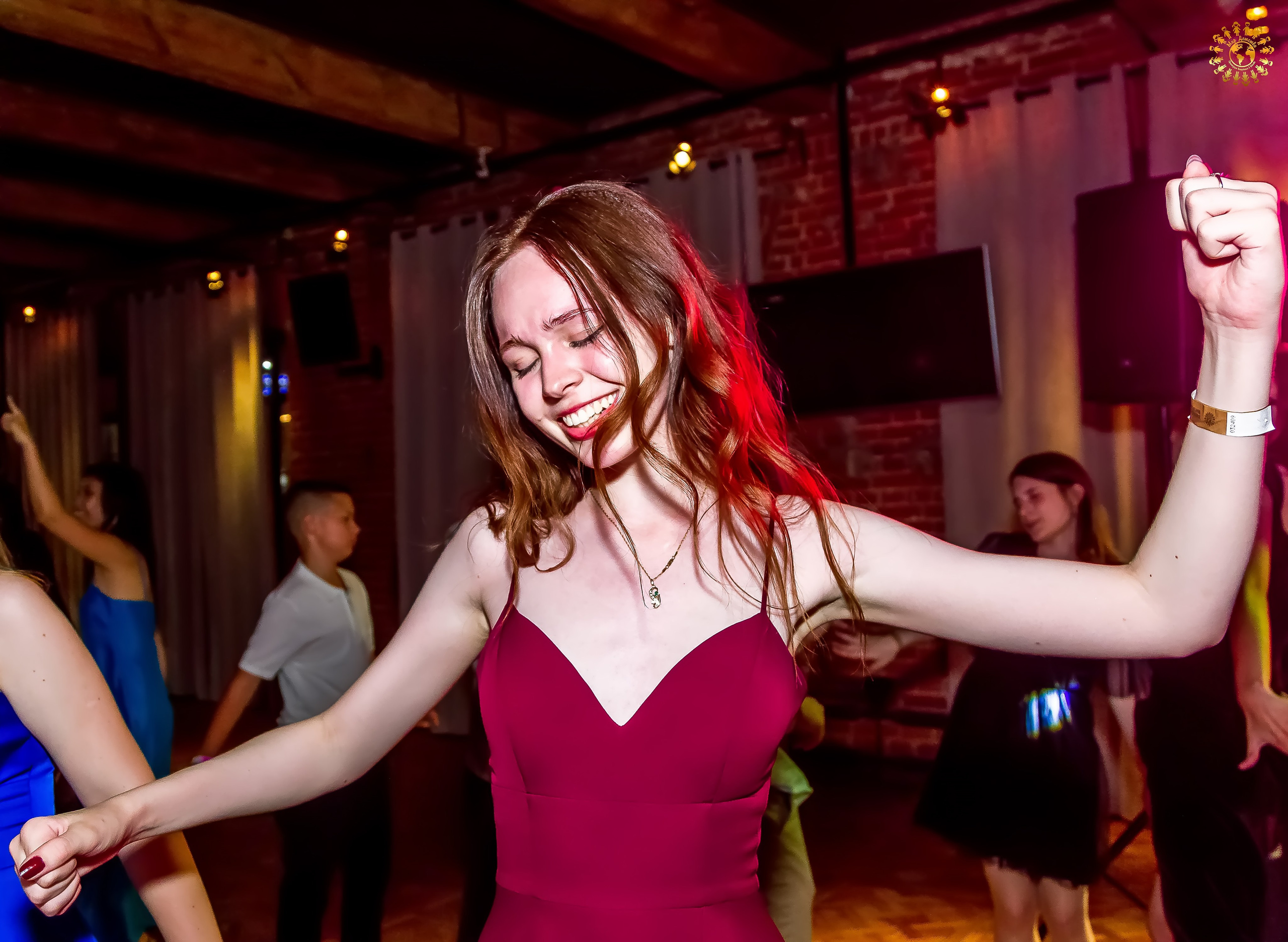 Выпускной 2023 (11-е классы) клуб «Джаггер», Москва. Репортажная съемка в Москве и области. Анималистика