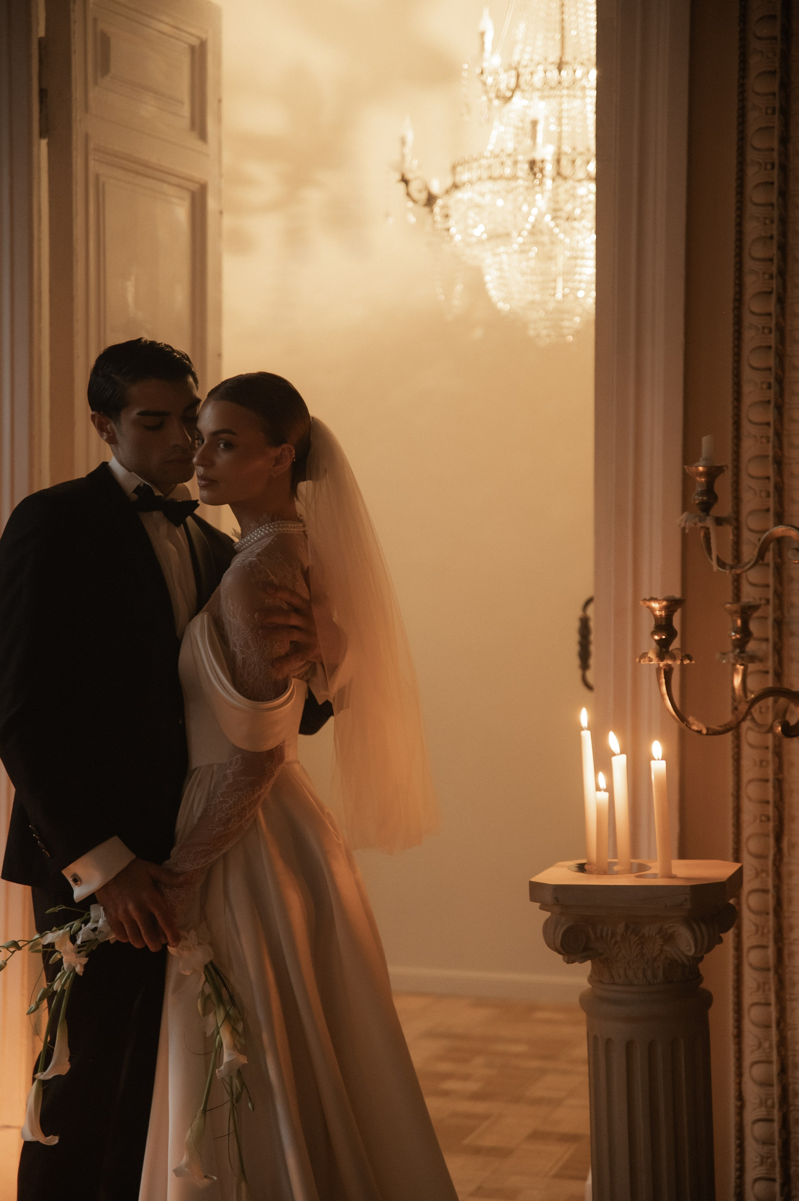 Камерный свадебный ужин при свечах в старинном особняке в фотостудии 21. Kult. Ярослава Ерина — свадебный фотограф в Москве