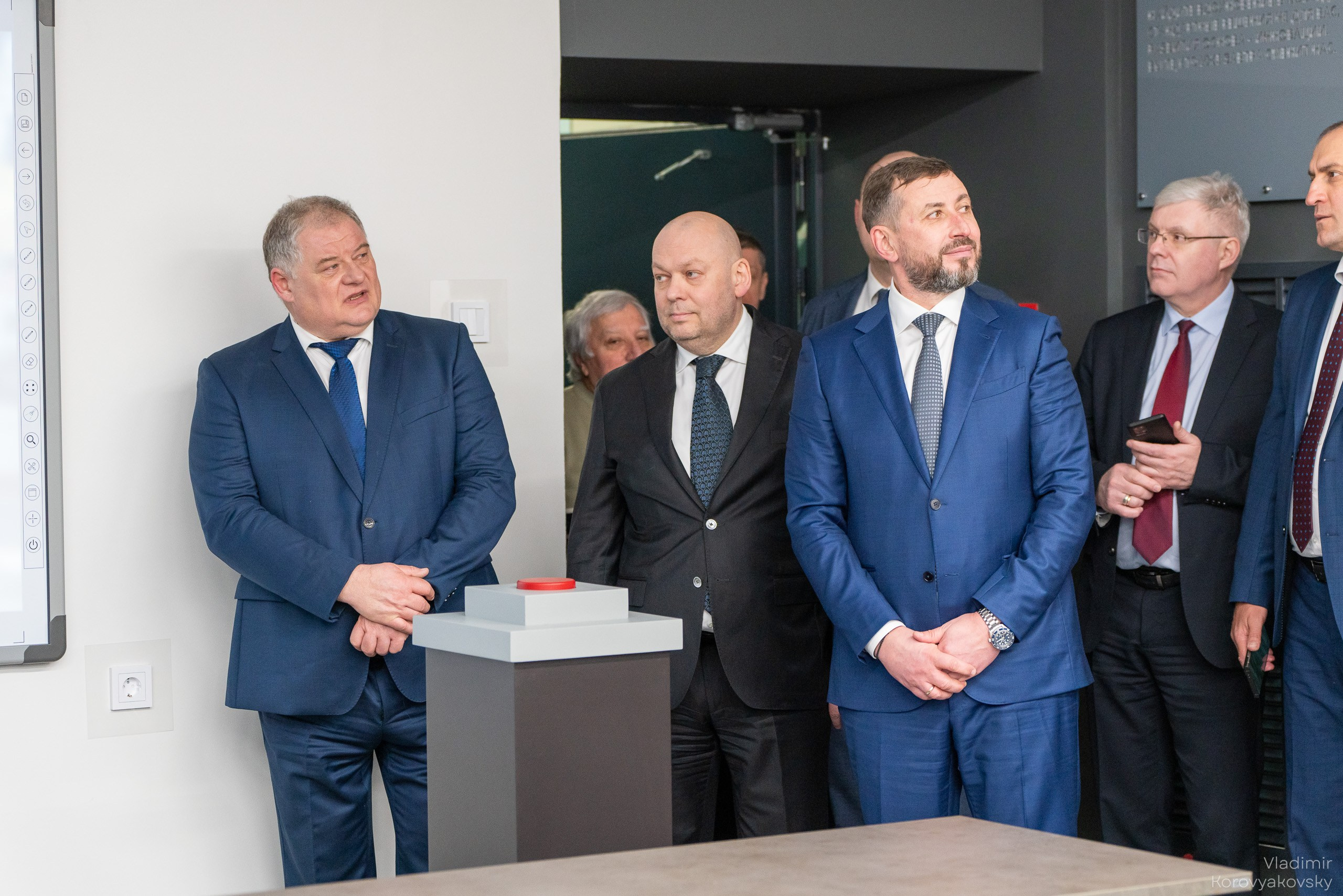 Открытие лабораторий. Фотограф Владимир Коровяковский