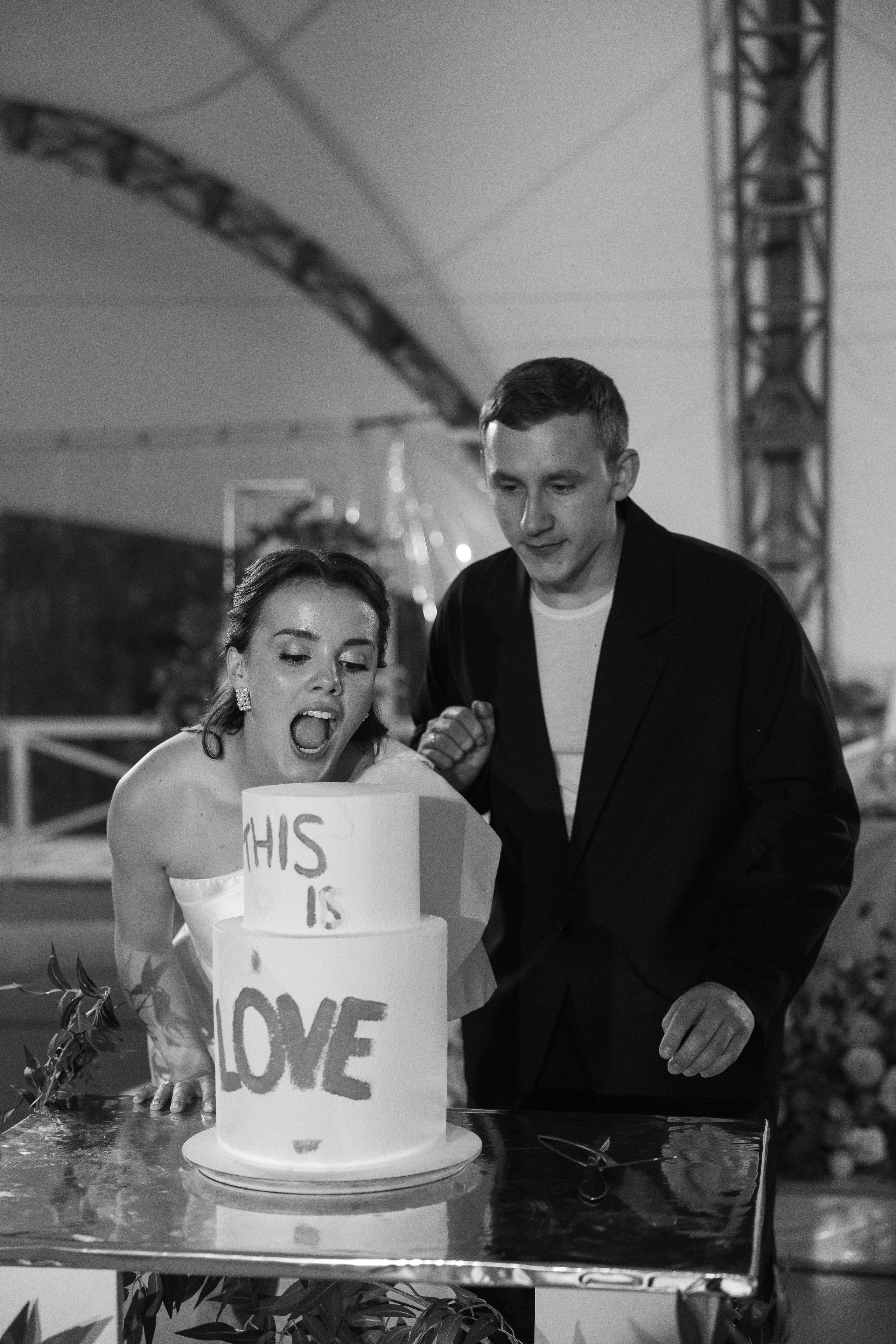 Июньская свадьба на берегу реки. Фотограф Сергей Ртищев в Москве и РФ