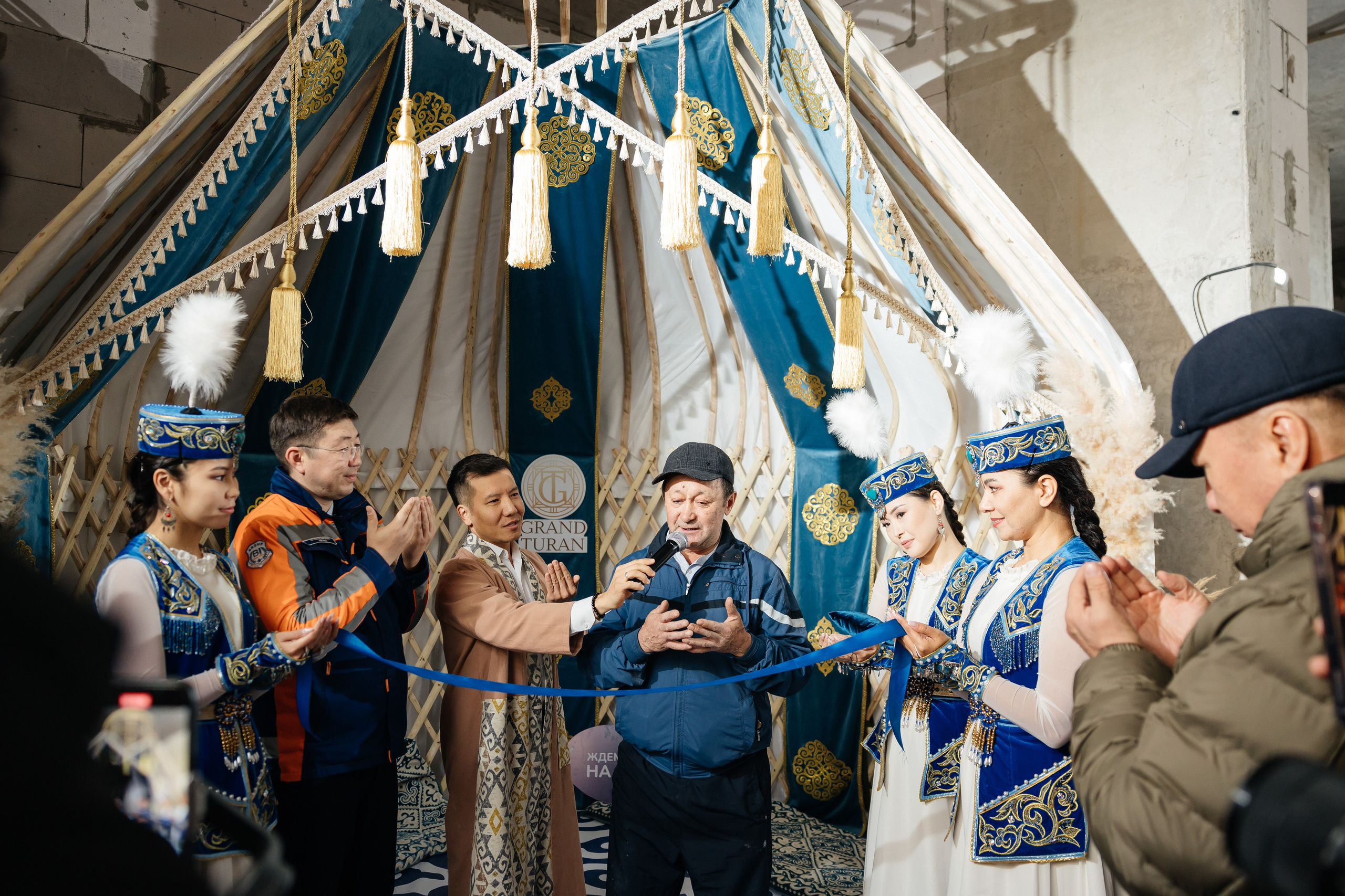 Проект 1. Вручение ключей BI Group. Дата: октябрь 2023. Профессиональный фотограф в городе Астана/Алматы Даурен Сембаев