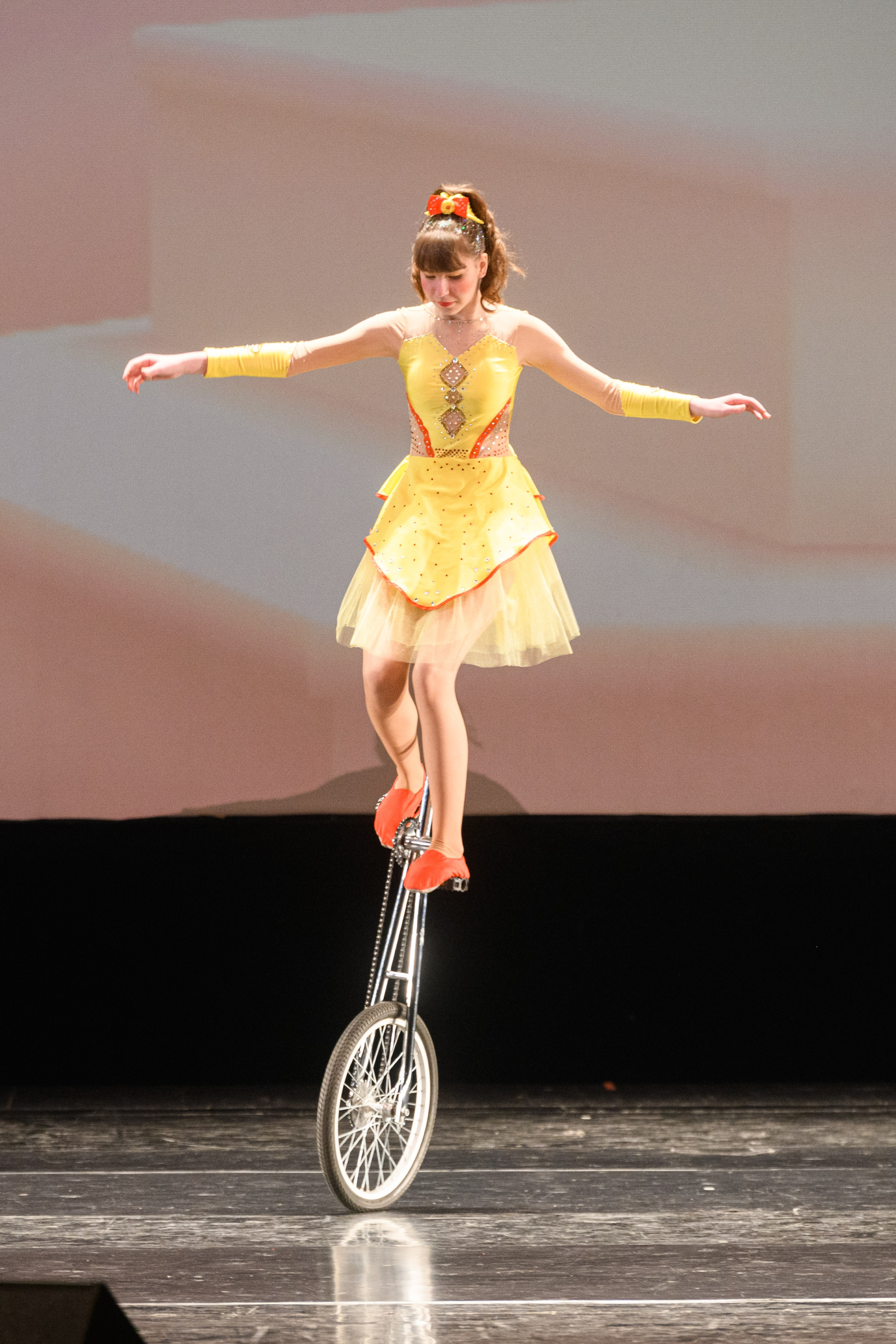 23 апреля, часть 1, БКЗ Октябрьский, г. Санкт-Петербург. Золотое яблочко