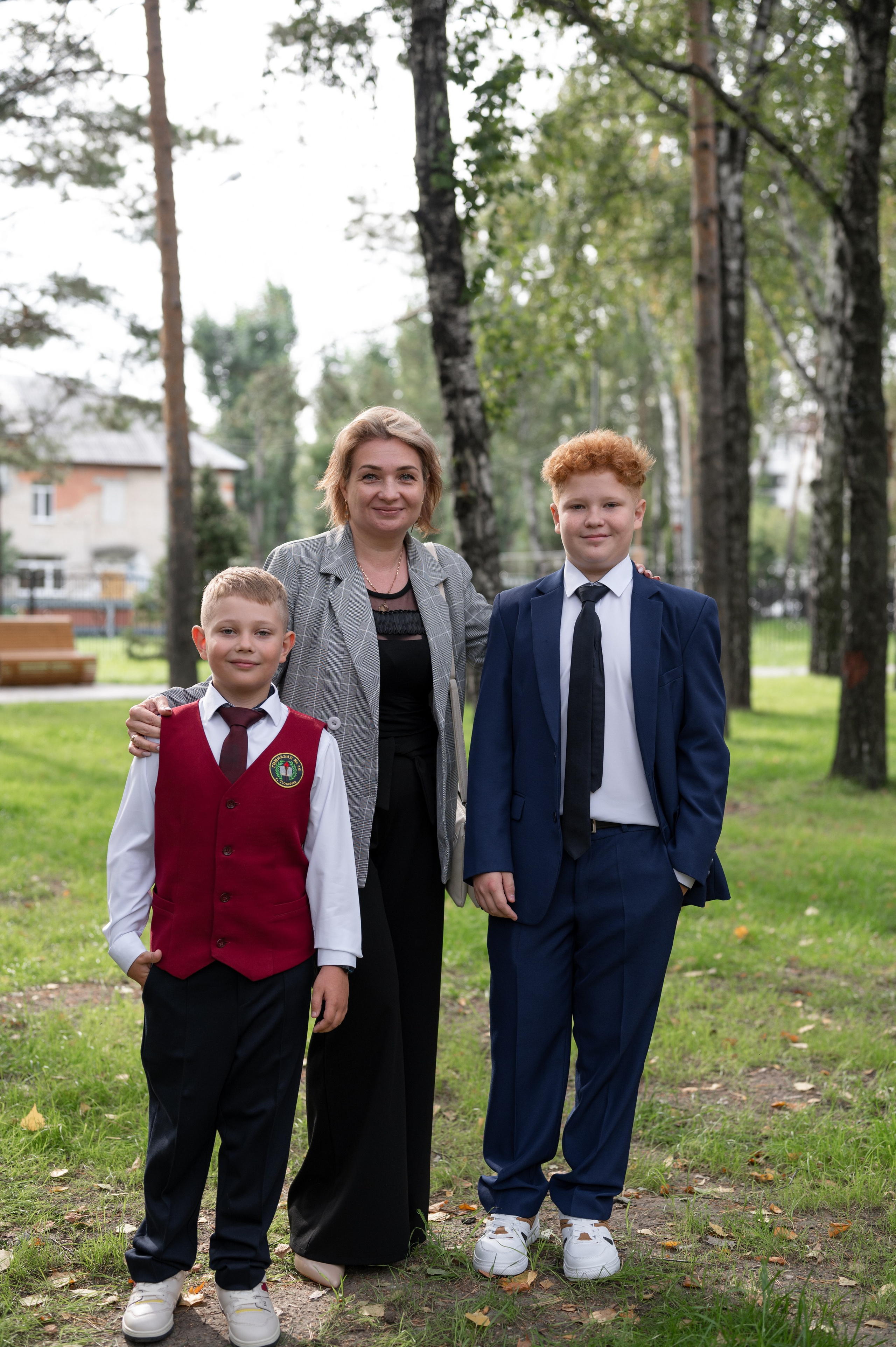 1 сентября 16 гимназия 2 класс (линейка + в классе+ на улице). Фотограф новорожденных, семейный детский в Тюмени Татьяна Морозова