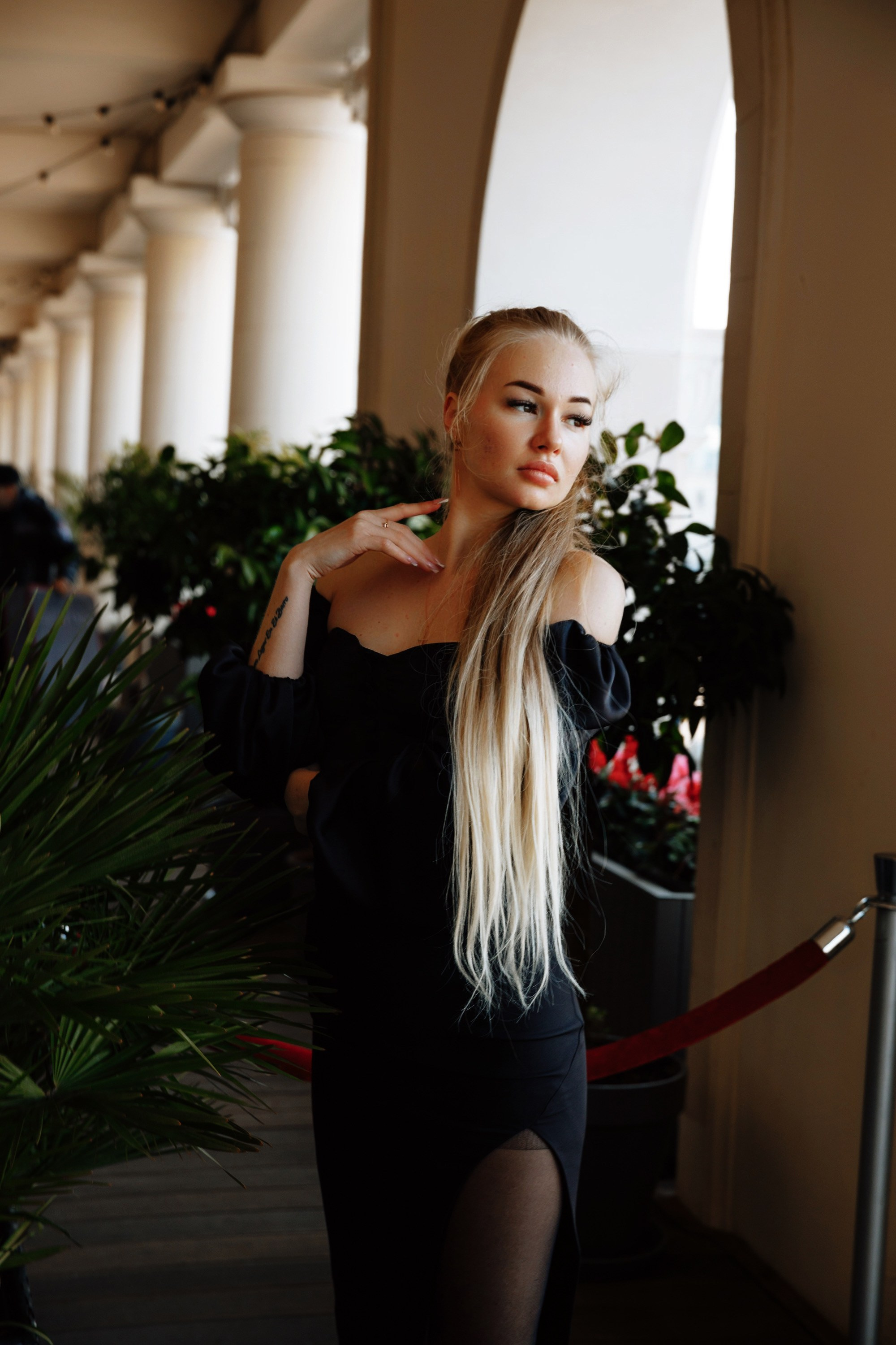 Женский портрет на природе в Сочи. Профессиональный фотограф в Сочи Виктория Джой. Обучение