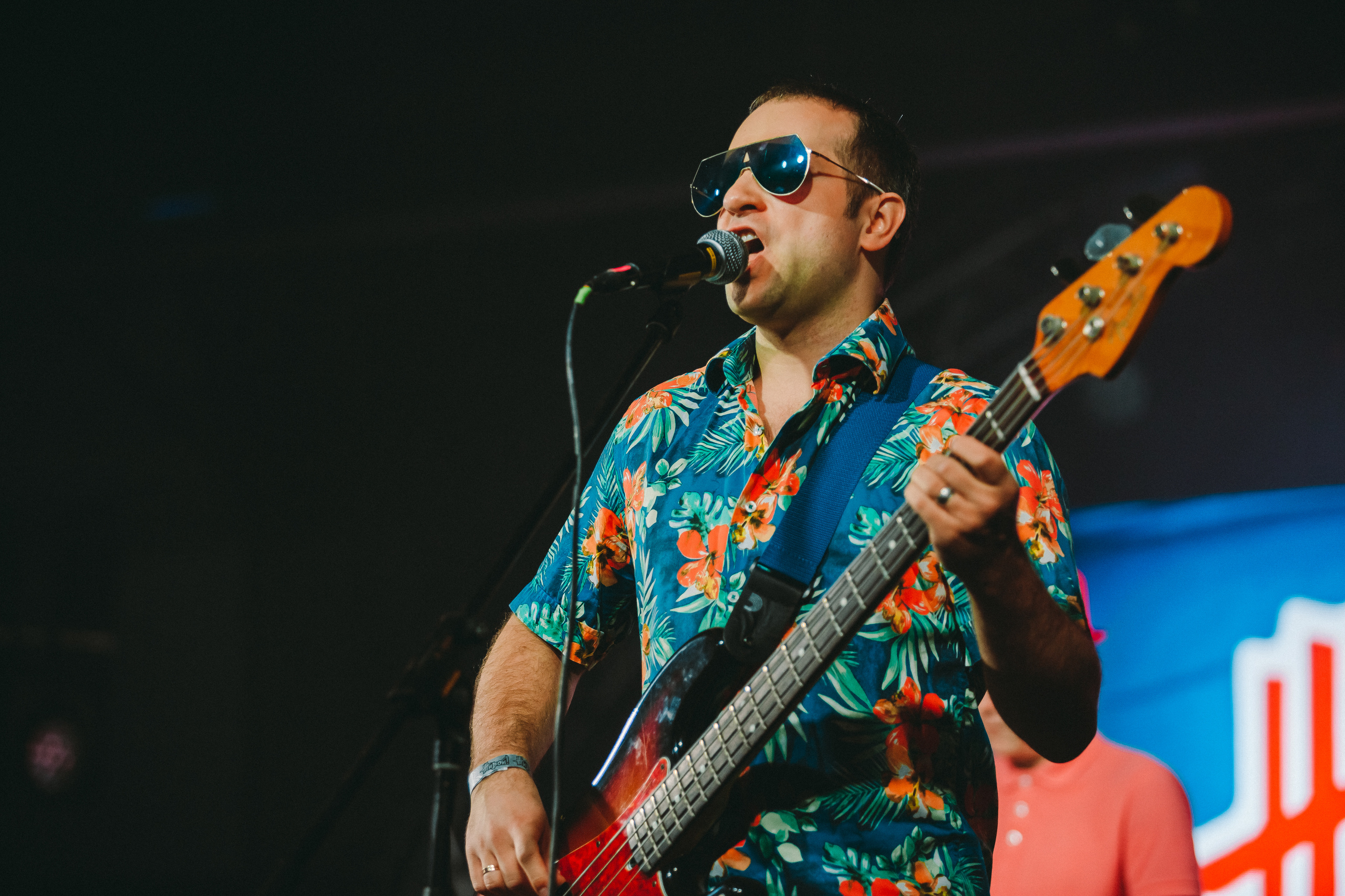 ЯМАЙСКИЙ И ОСТРОВИТЯНЕ (ЖИВОЙ). Photographer Sonkina Tatiana (Tanya Ash)