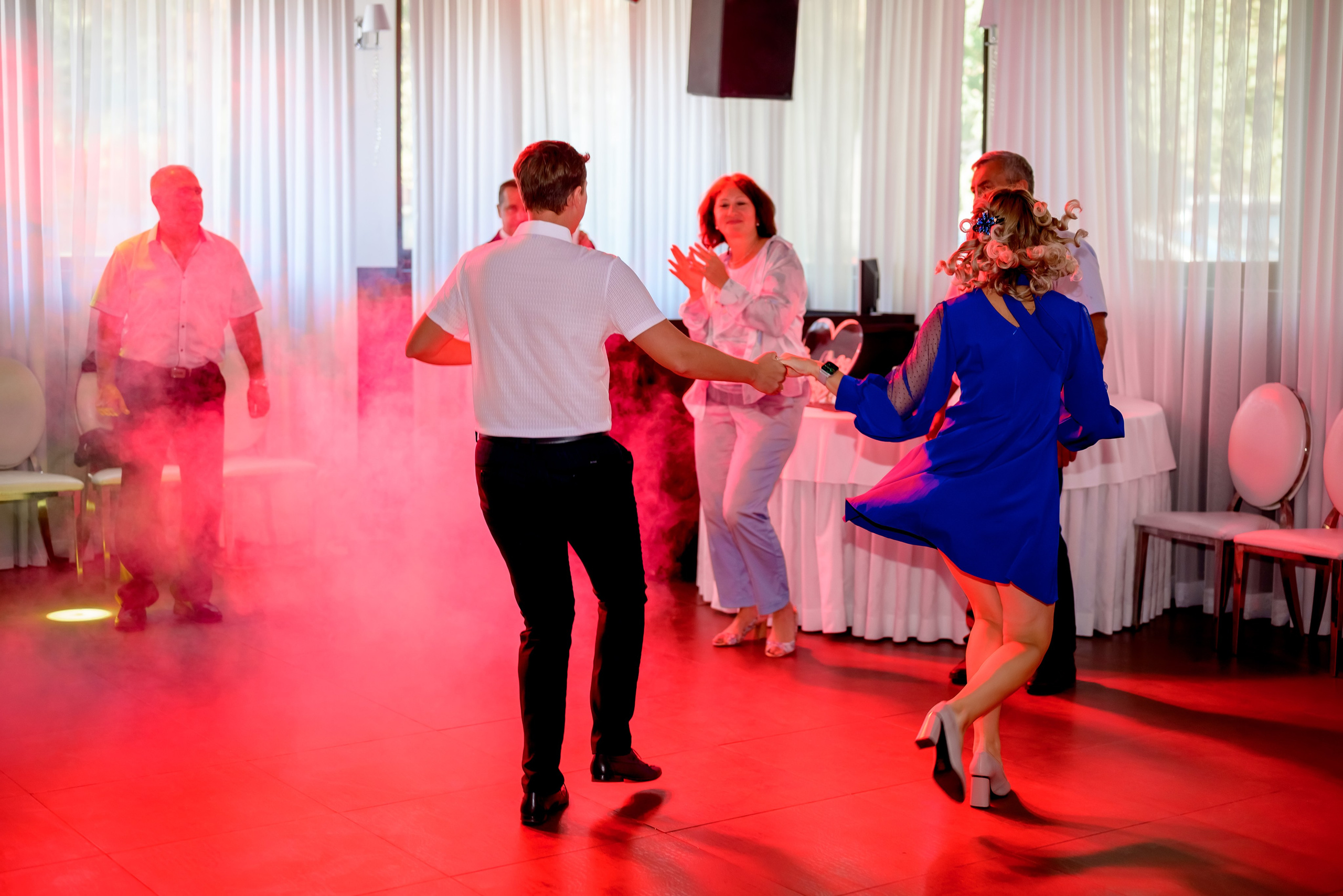 Банкетная часть (1). Юлия Басня семейный и свадебный фотограф в Донецке