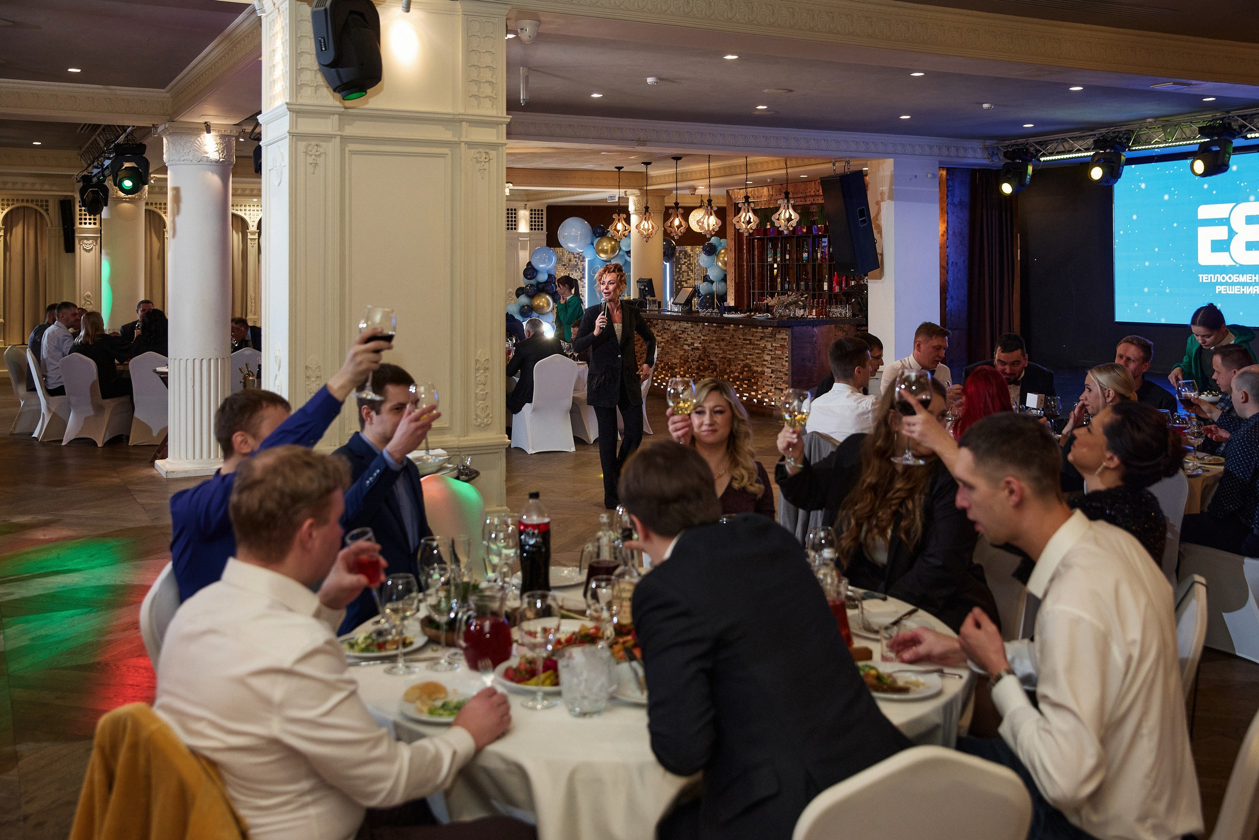 E8 / Новогодний корпоратив. Другой взгляд на фотографию