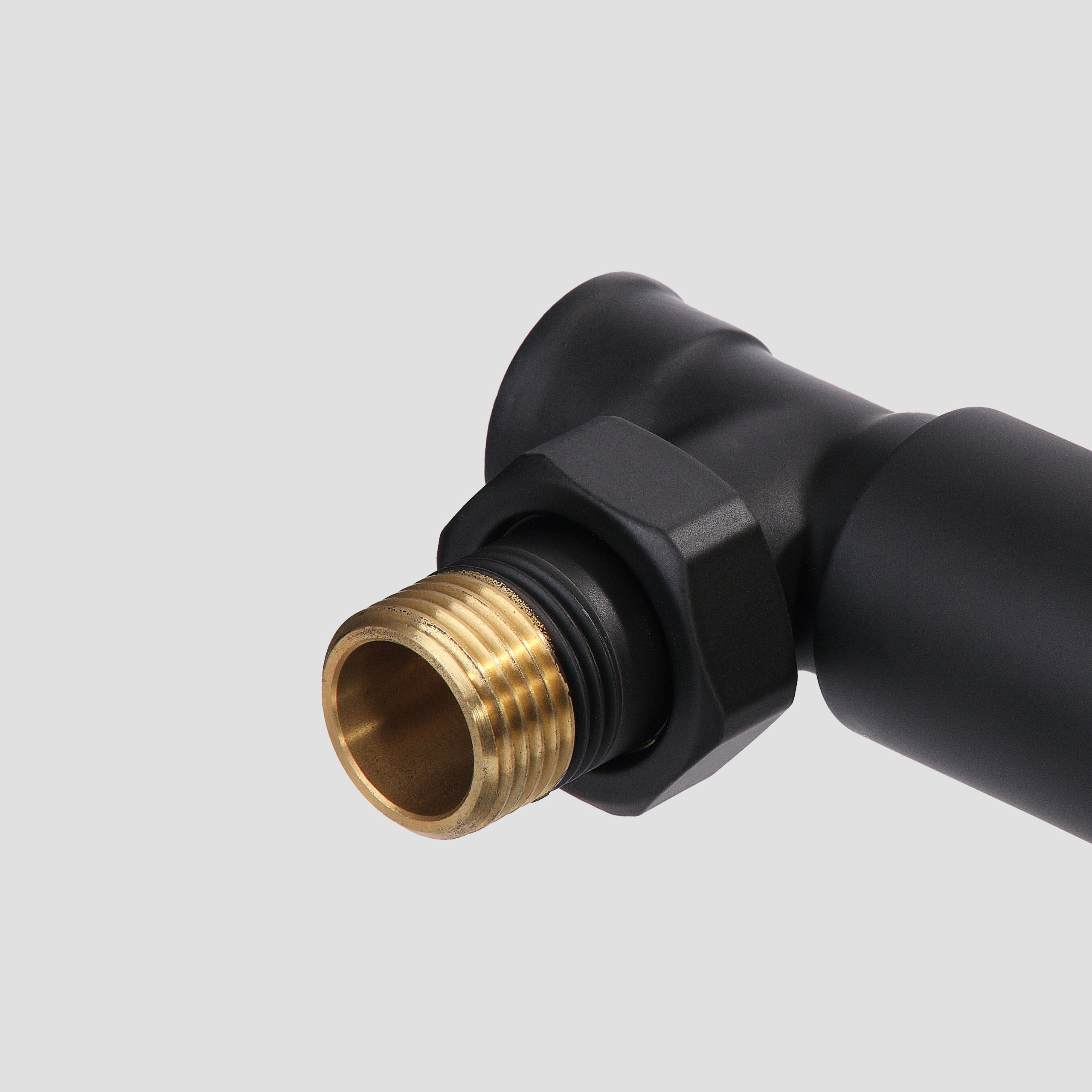 Предметные фотографии вентилей и запорной арматуры