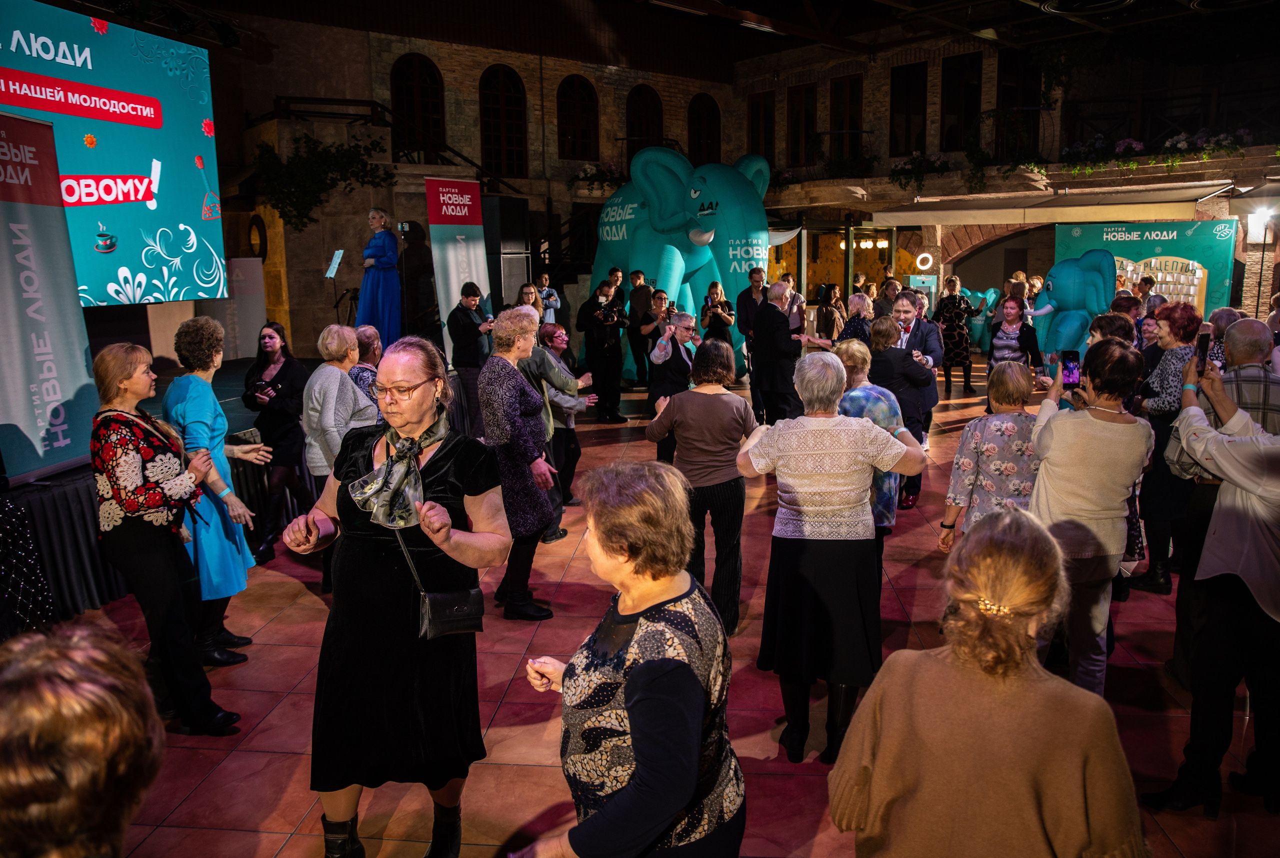 Жить по-новому 2026. Репортажный и свадебный фотограф в Челябинске Елисеев Павел