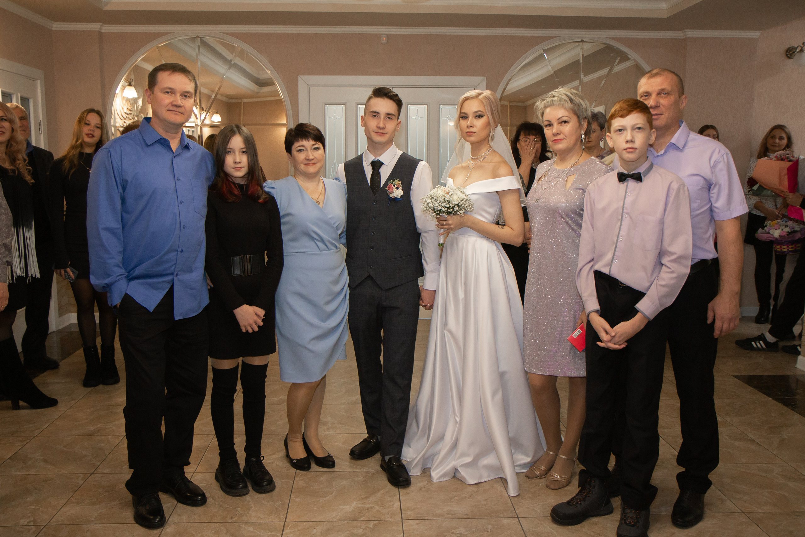 Свадебная фотосессия в Шелехове. Фотограф в Шелехове, лучшие выпускные альбомы в Шелехове