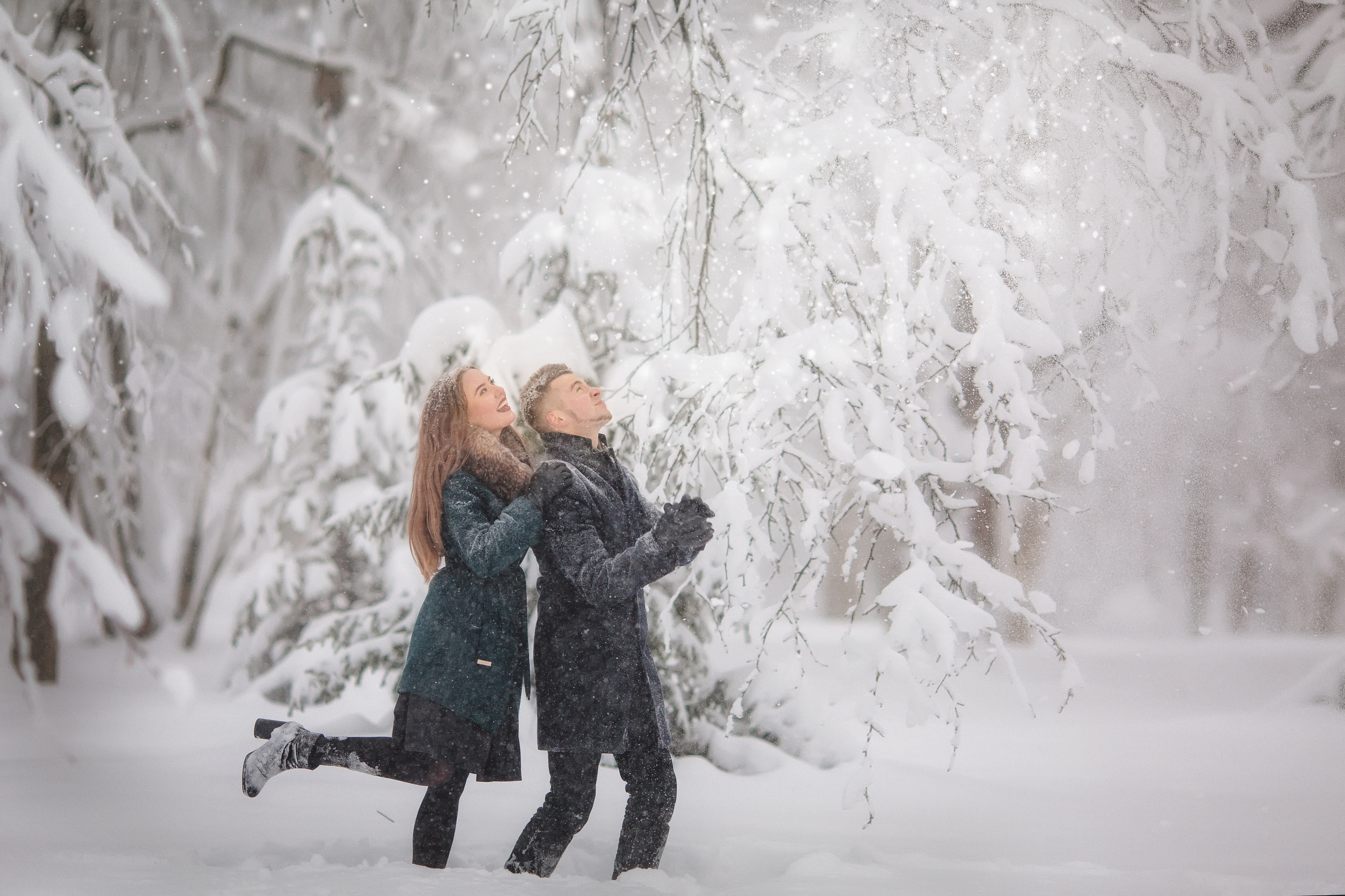 Валя и Сережа в зимнем лесу. Семейный фотограф в Москве Марина Петра