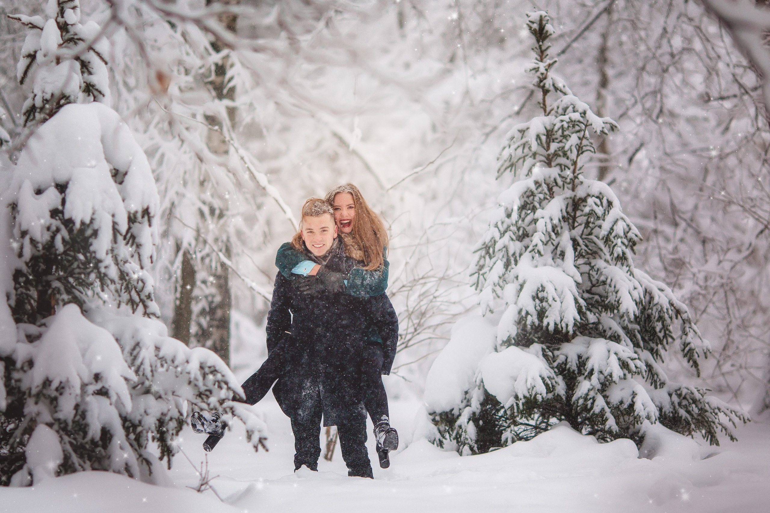 Валя и Сережа в зимнем лесу. Семейный фотограф в Москве Марина Петра