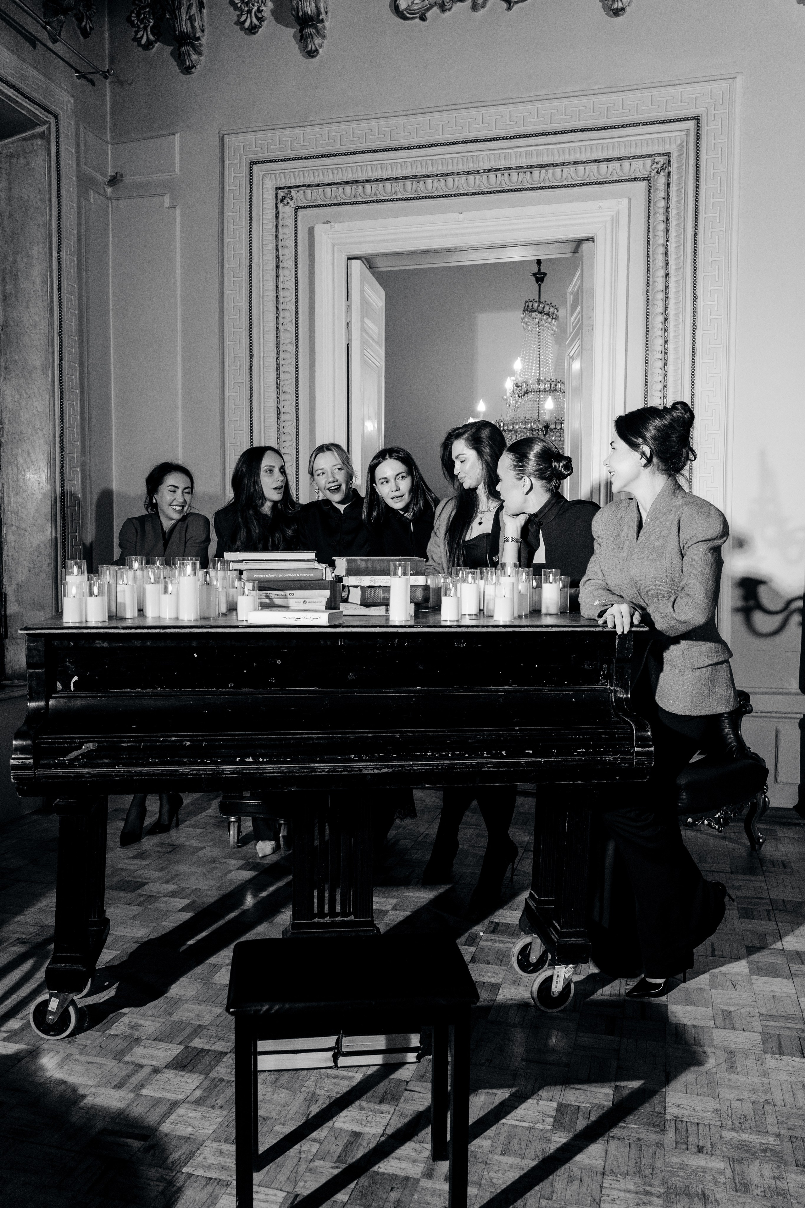 «ИСПОВЕДЬ» встреча женского клуба. Репортажный фотограф в Москве Саша Дружинина