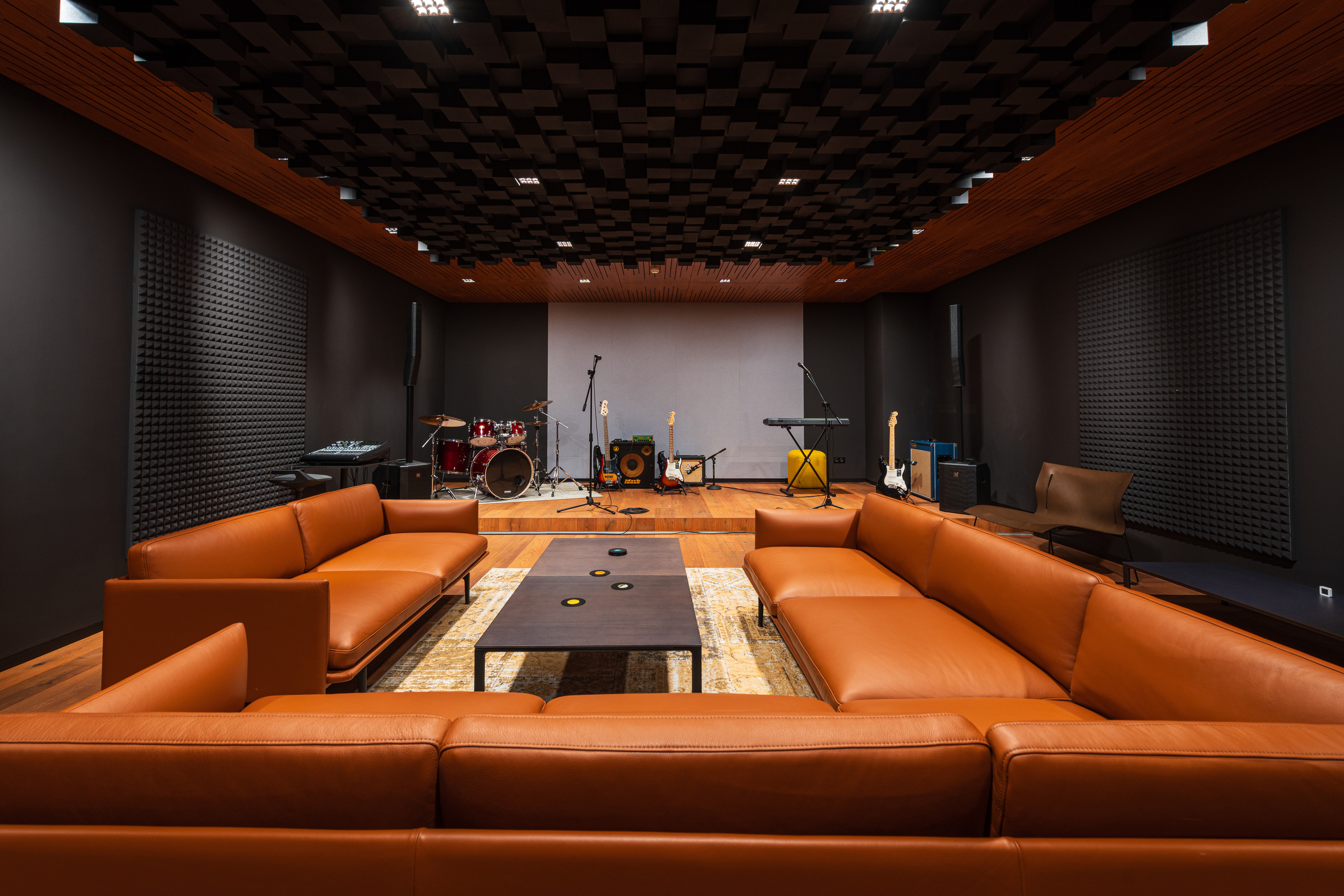 Interiors. Фотограф — Денис Богомолов