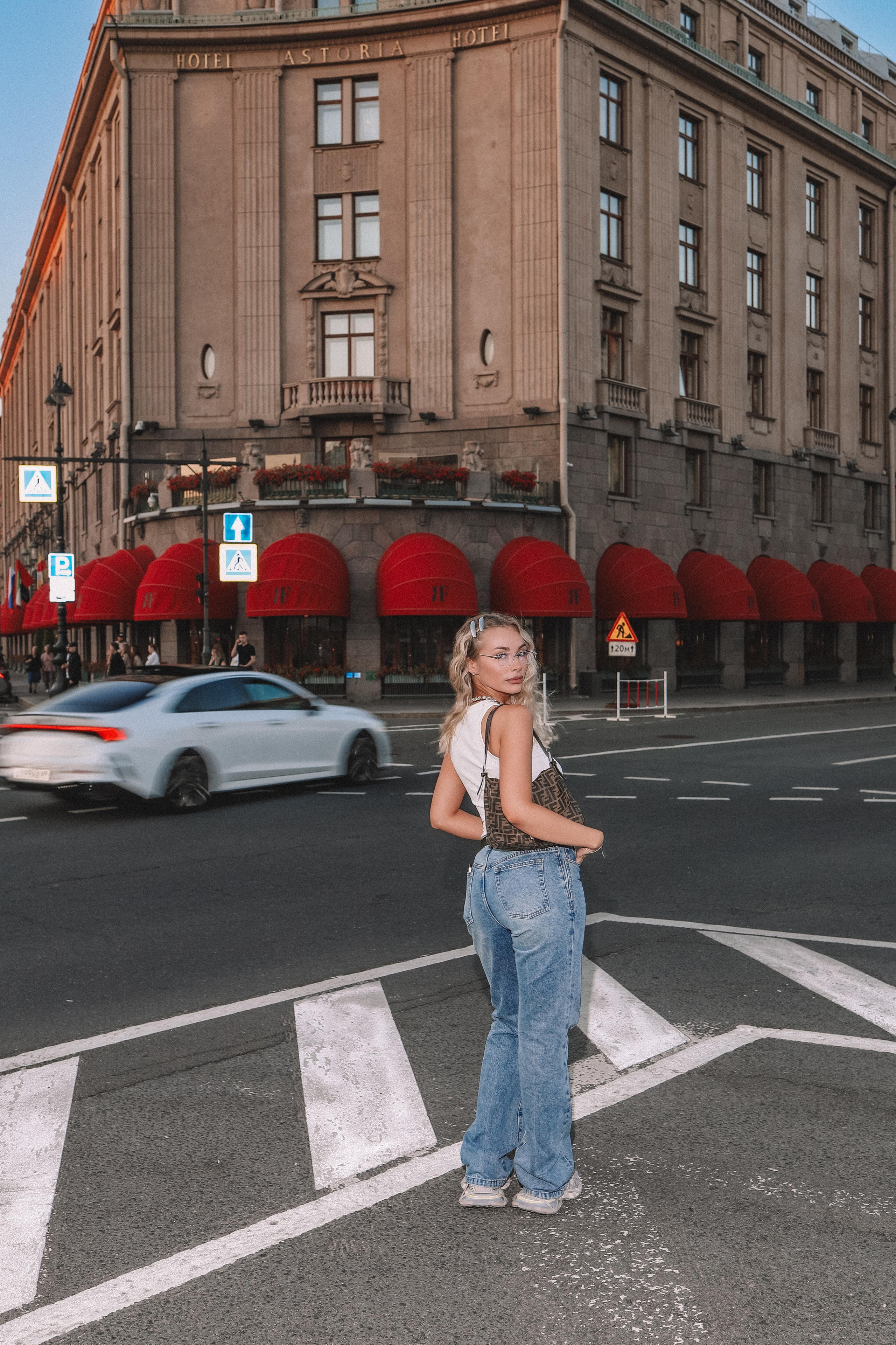 Полина — вечерний Петербург, съёмка со вспышкой | О. Беляева. Фотограф Олеся Беляева | Санкт-Петербург и Ленобласть