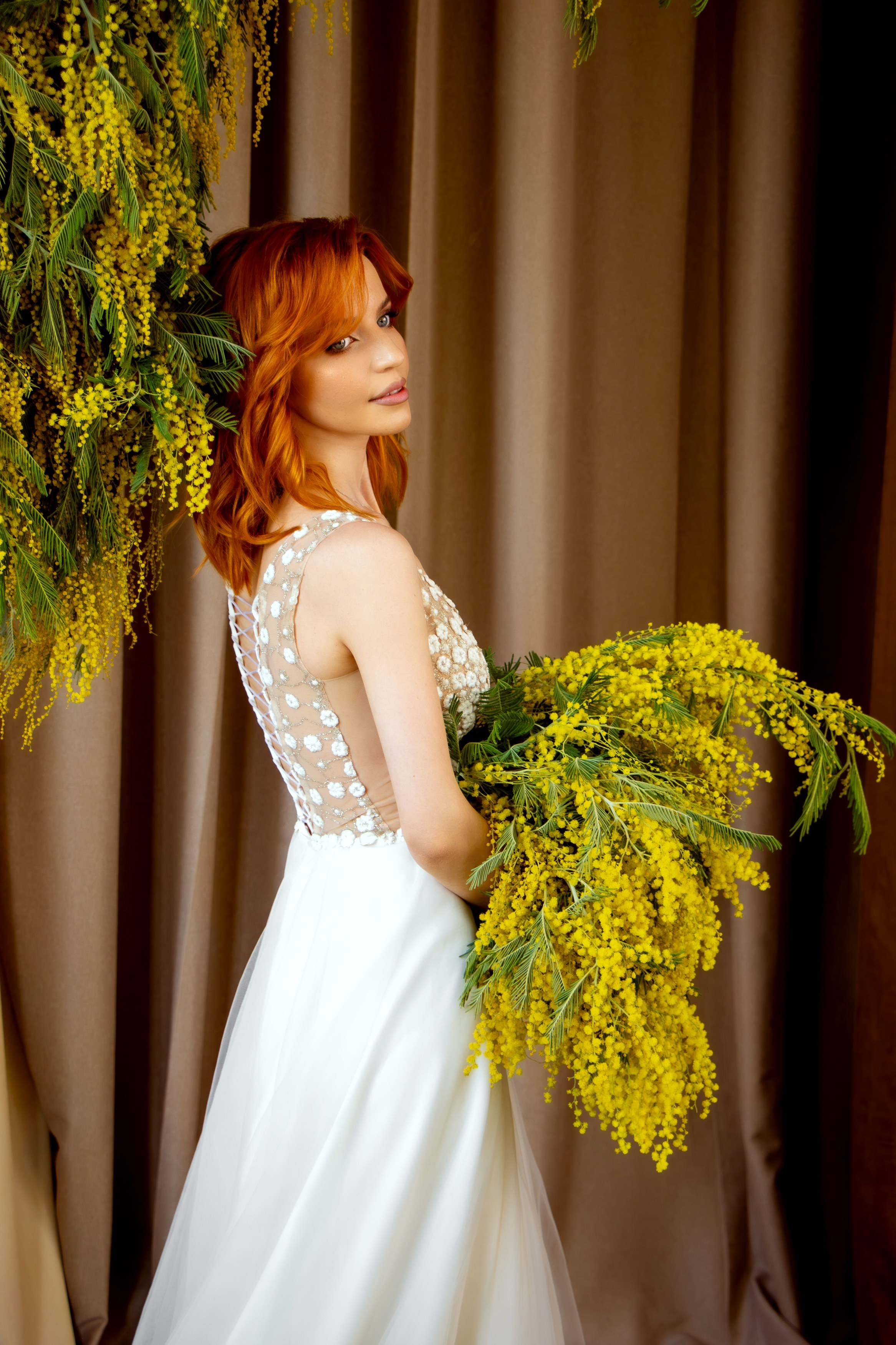 Анна в мимозе. Фотограф Татьяна Матрос