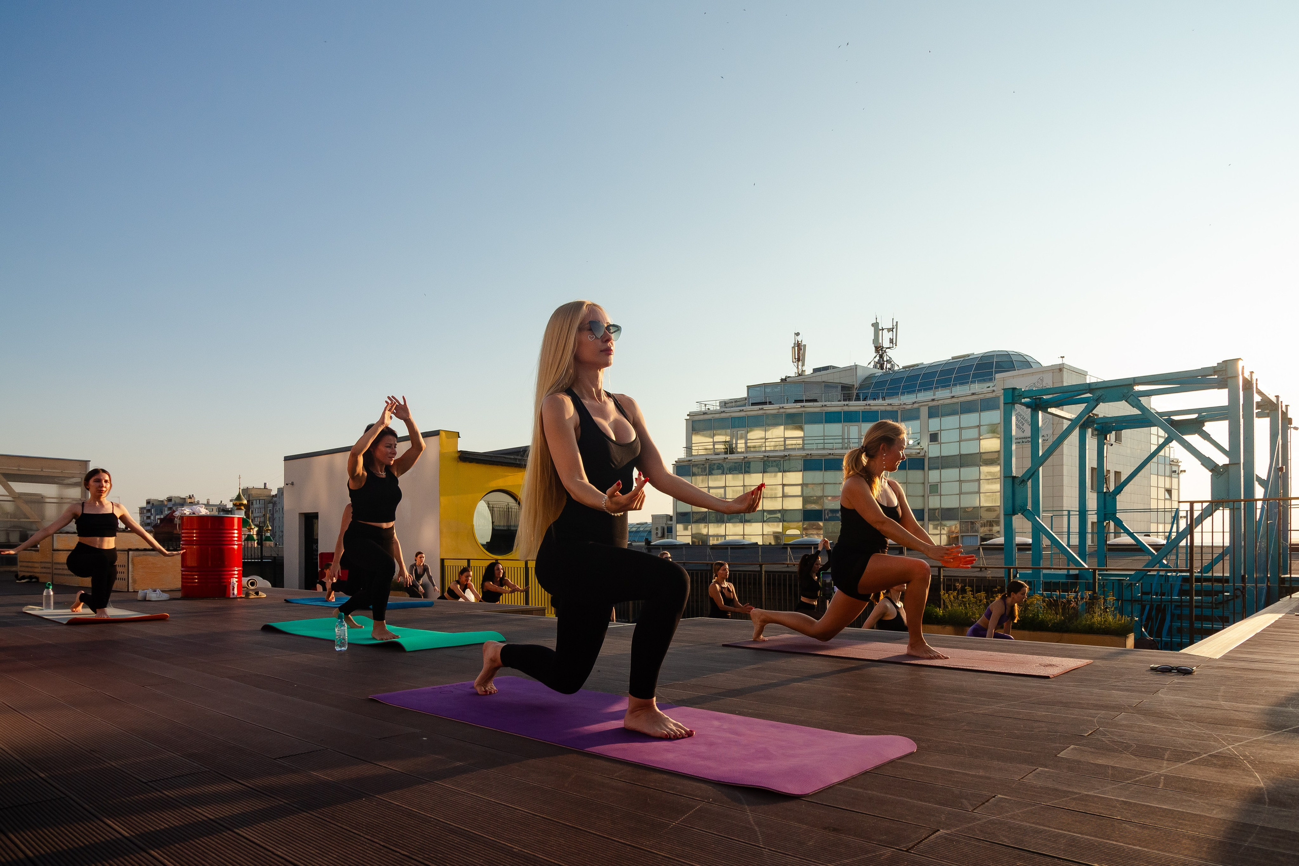 Йога на крыше Станкзавода. Александр Носов. Портретный и репортажный фотограф в Самаре