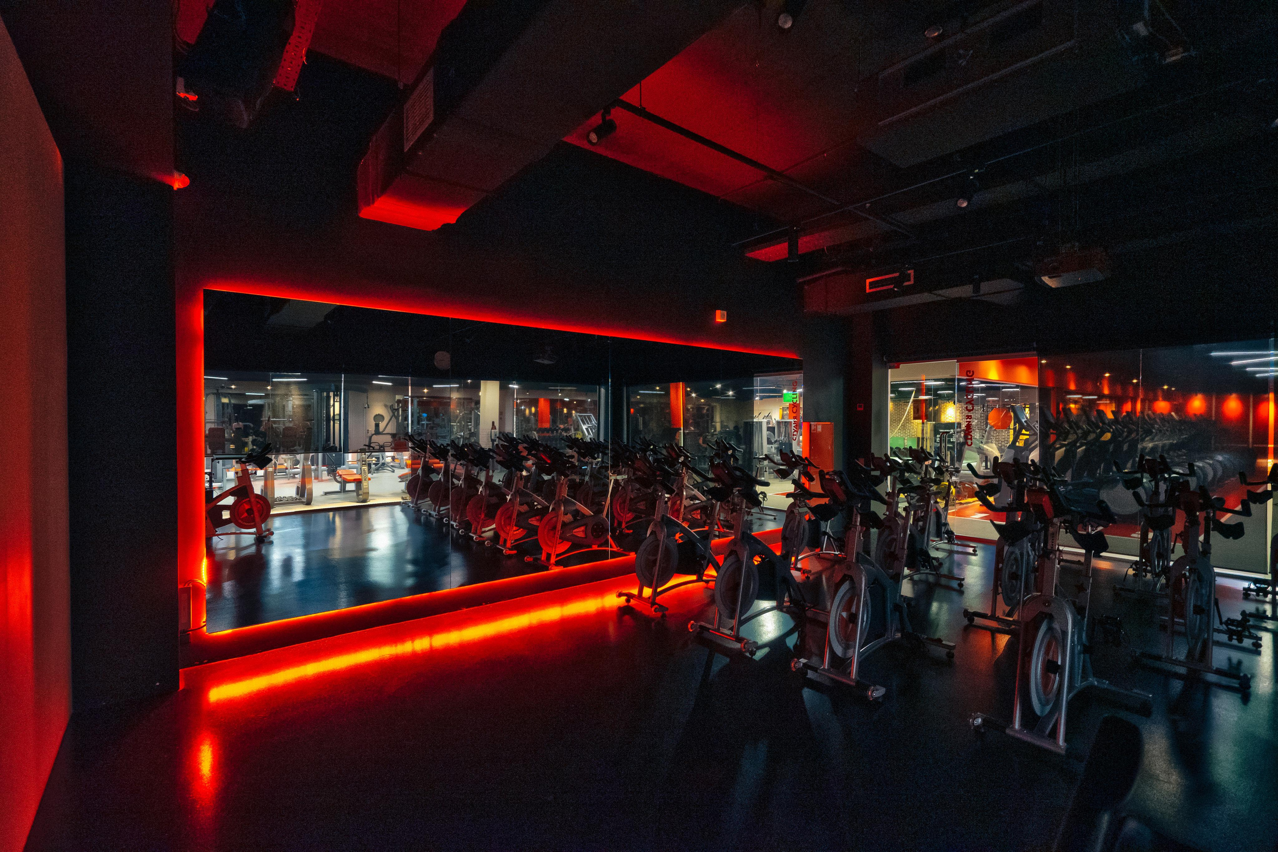 Интерьерная съёмка фитнесс клубов и спортивных площадок. КонТайм: профессиональная съемка для организаций