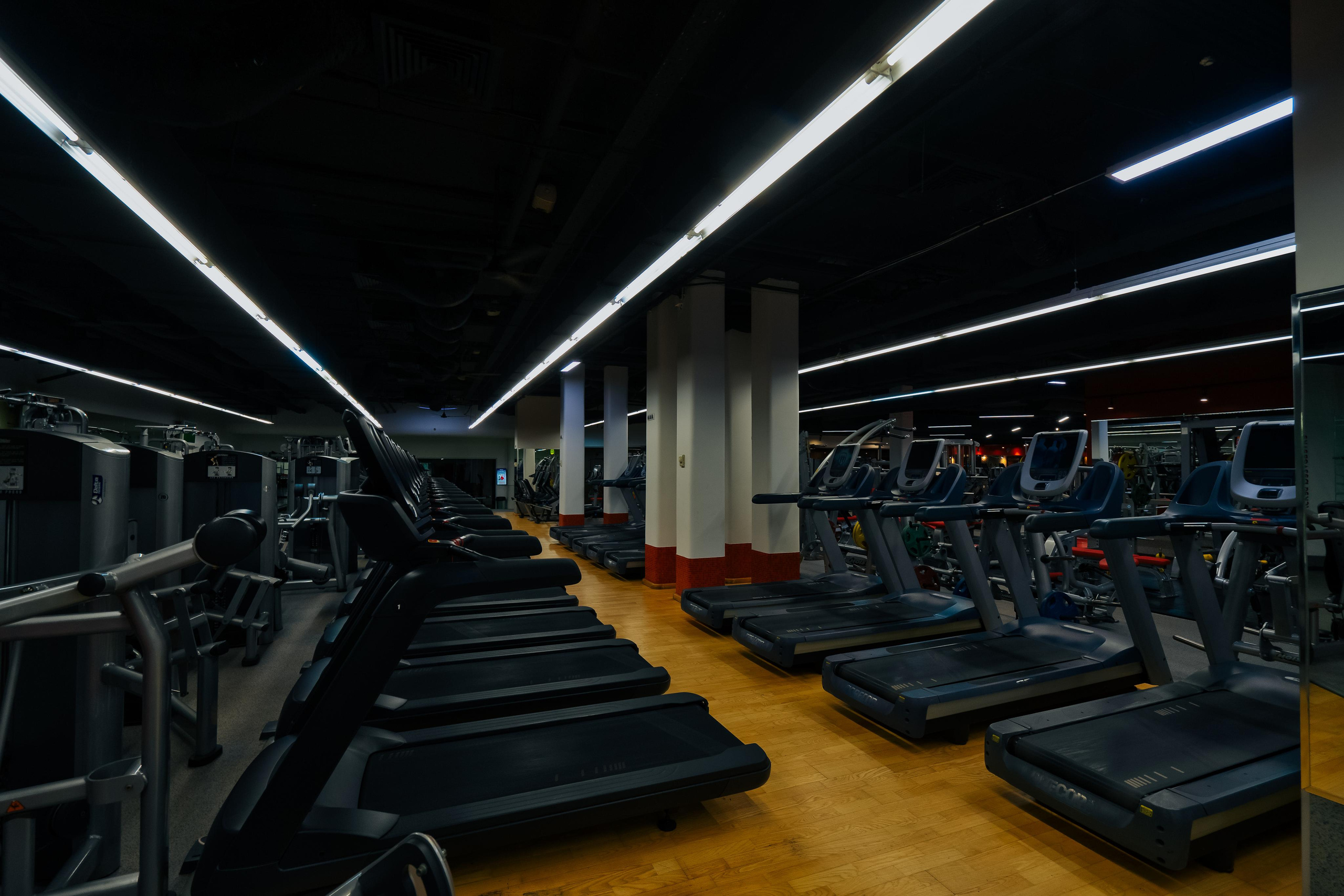Интерьерная съёмка фитнесс клубов и спортивных площадок. КонТайм: профессиональная съемка для организаций