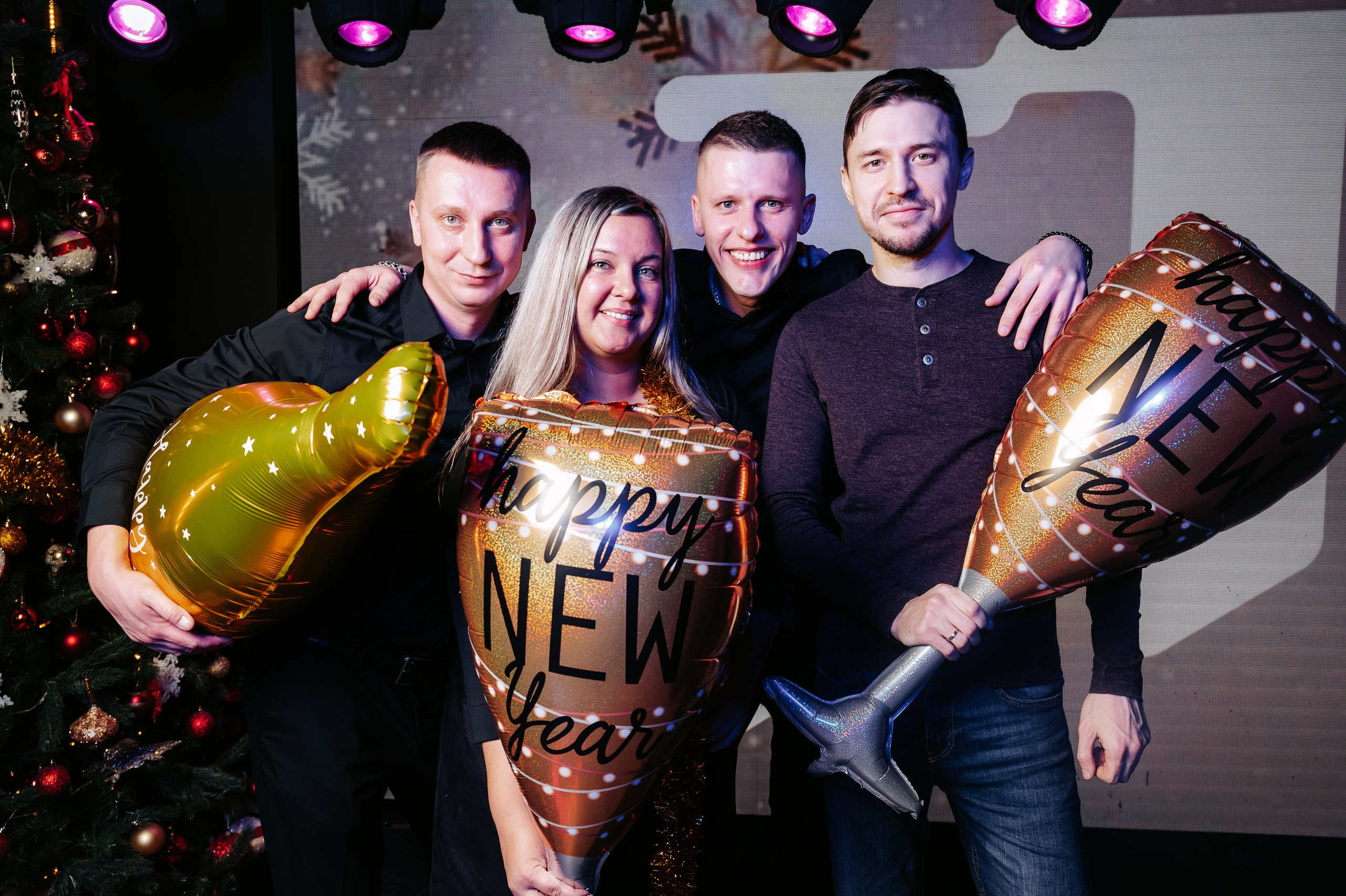 Новогодний корпоратив в караоке баре. Фотограф Дмитрий Сермяжко
