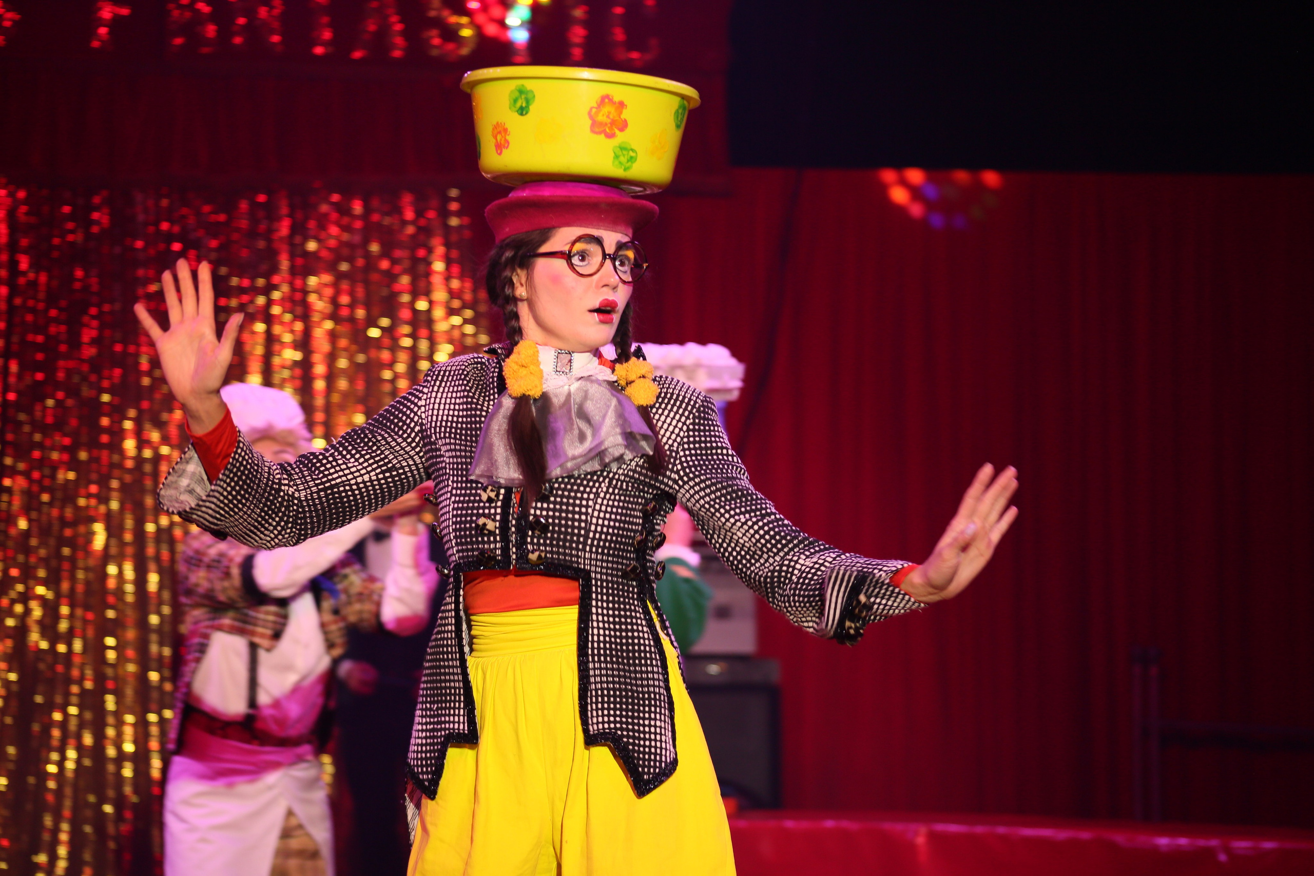 Репортаж шоу| представлений. Фотограф Диана Грачёва