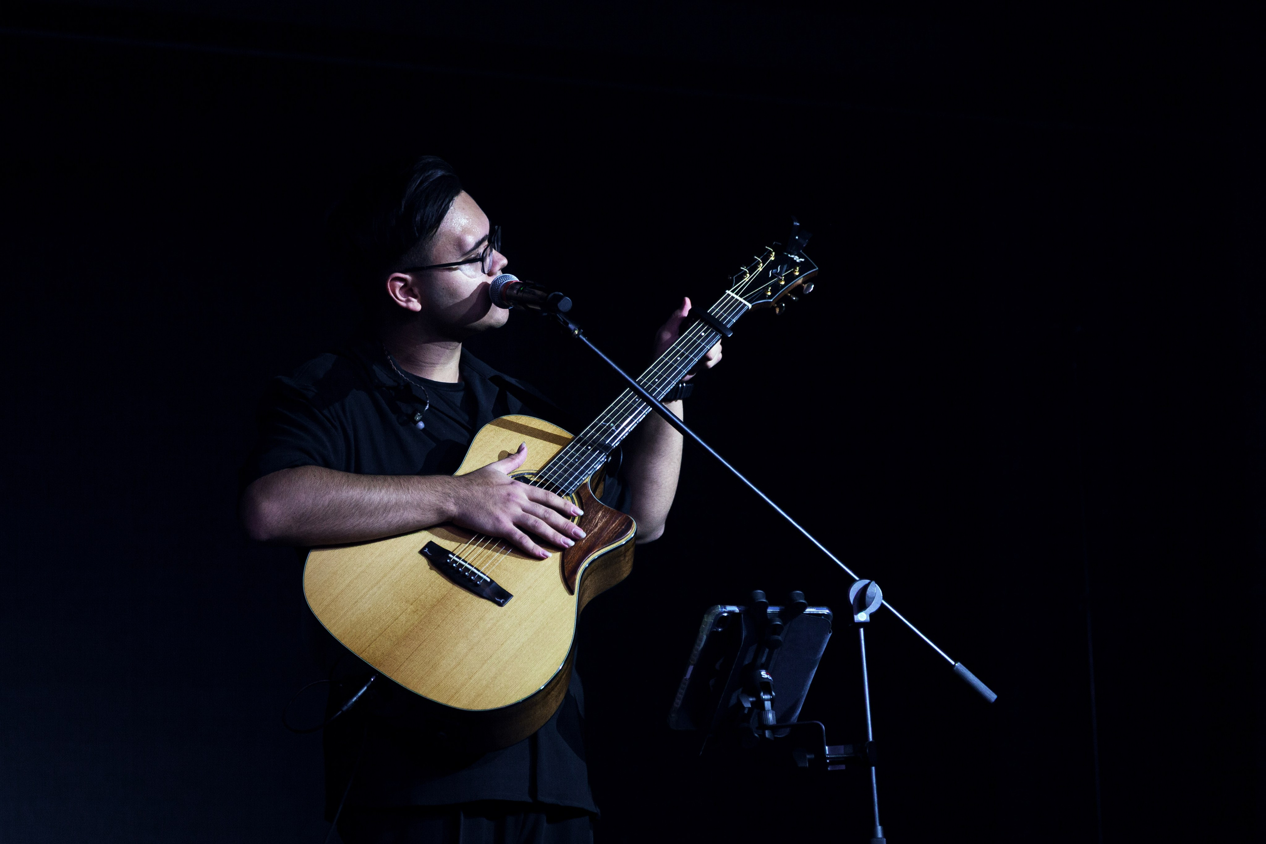 Дамир. Сольник Ноябрь 2025. Design Muginov