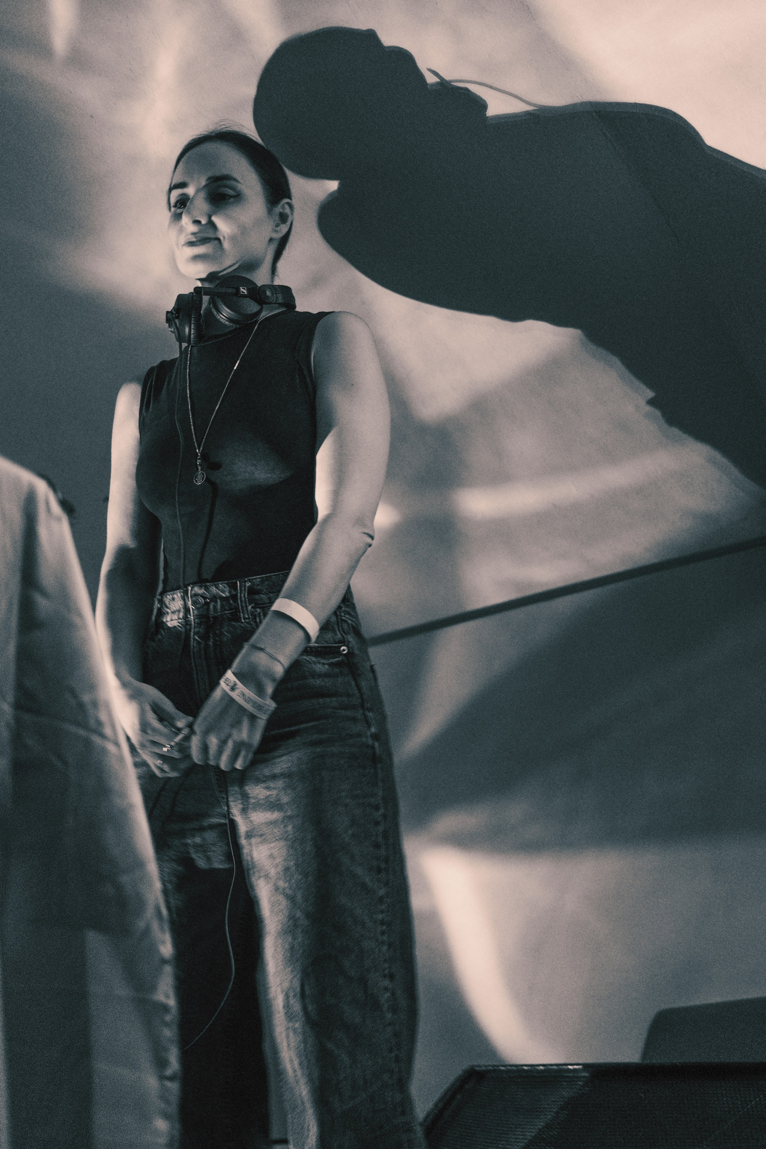 Невротик 14.02.25. Софа Катастрофа, Одичание. фотохудожница, креативный продюсер, автор. Nude, eros, портретный фотограф