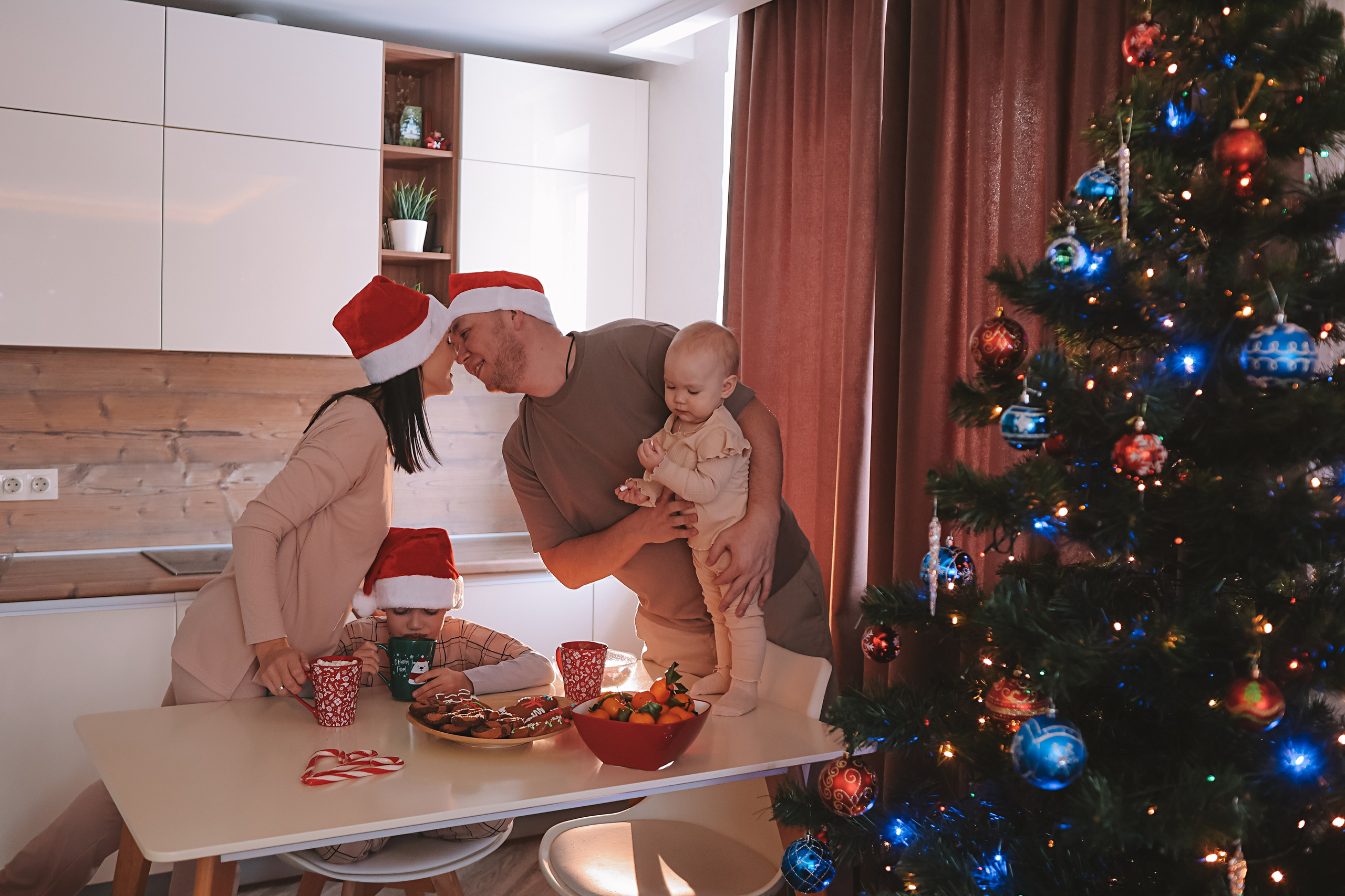 Дома. Семейный фотограф Тюмень, фотограф на роды Салмина Мария