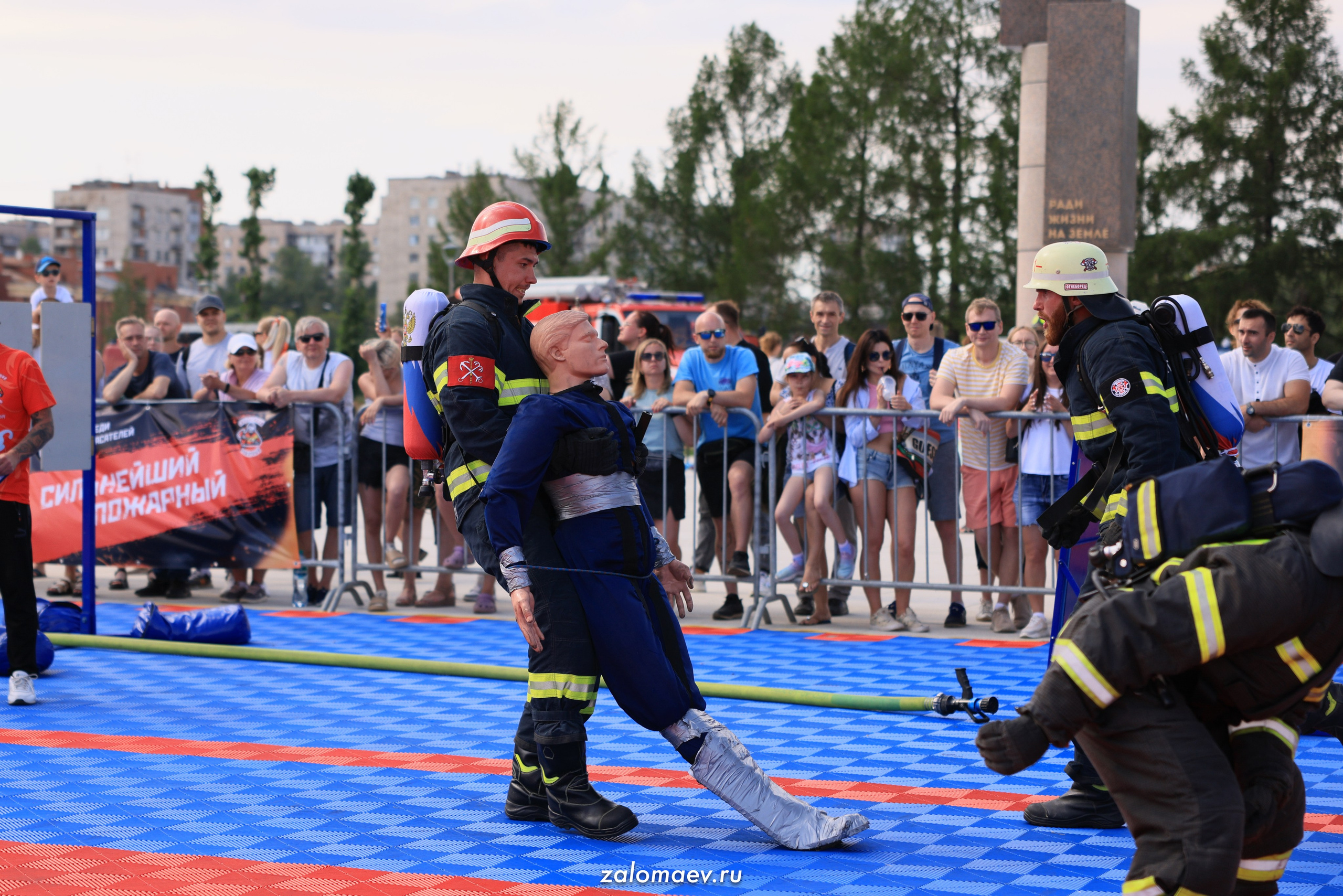 Сильнейший пожарный. Фотограф Александр Заломаев