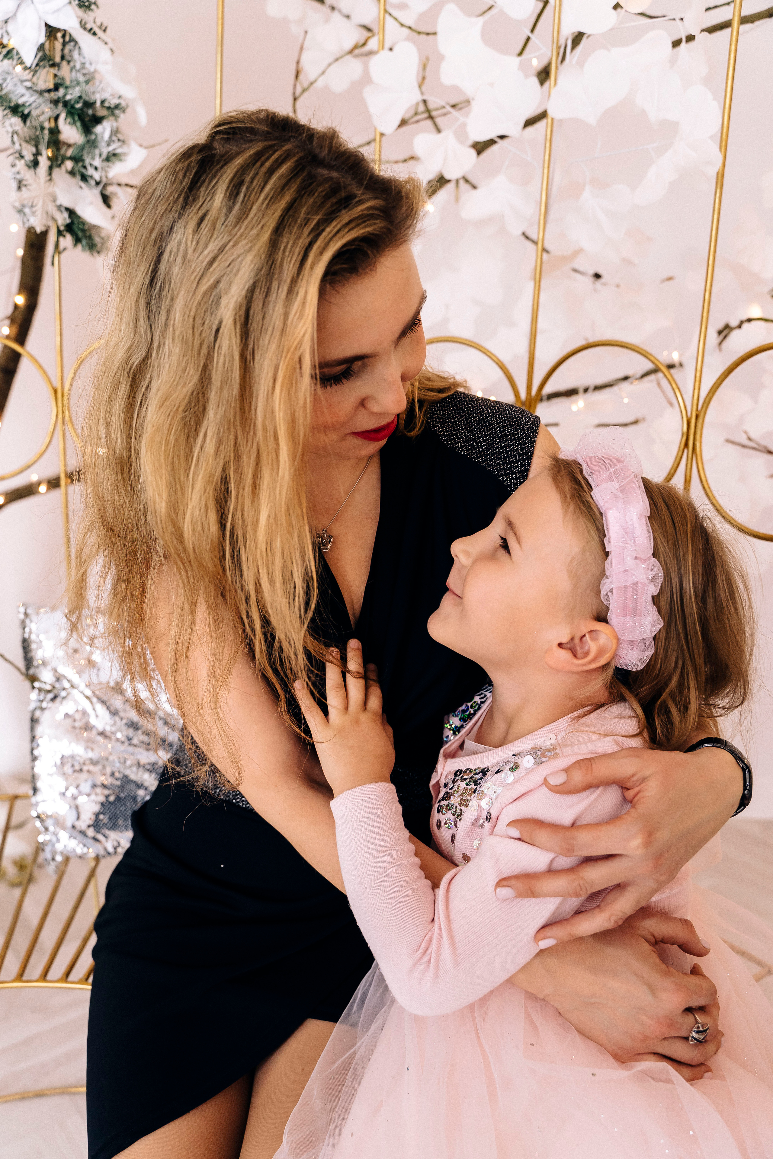 Новогодняя семейная фотосессия Полины, Александра, Матрены и Луки. Фотограф Алиса Агафонова в Санкт-Петербурге