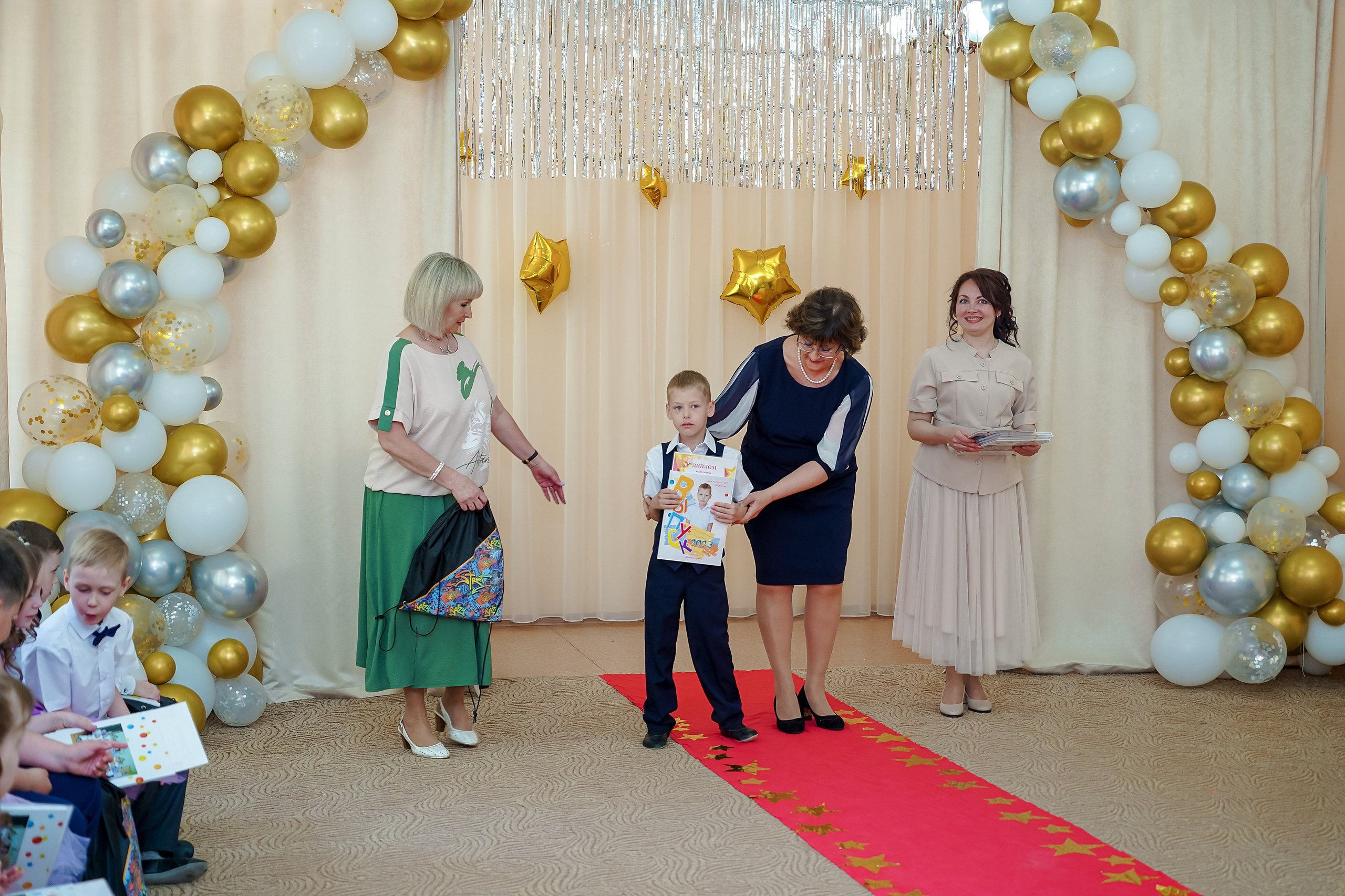 Фотосъемка видеосъёмка фотограф видеооператор новогодних утренников  в. Фотограф, видеооператор Нина Коршунова