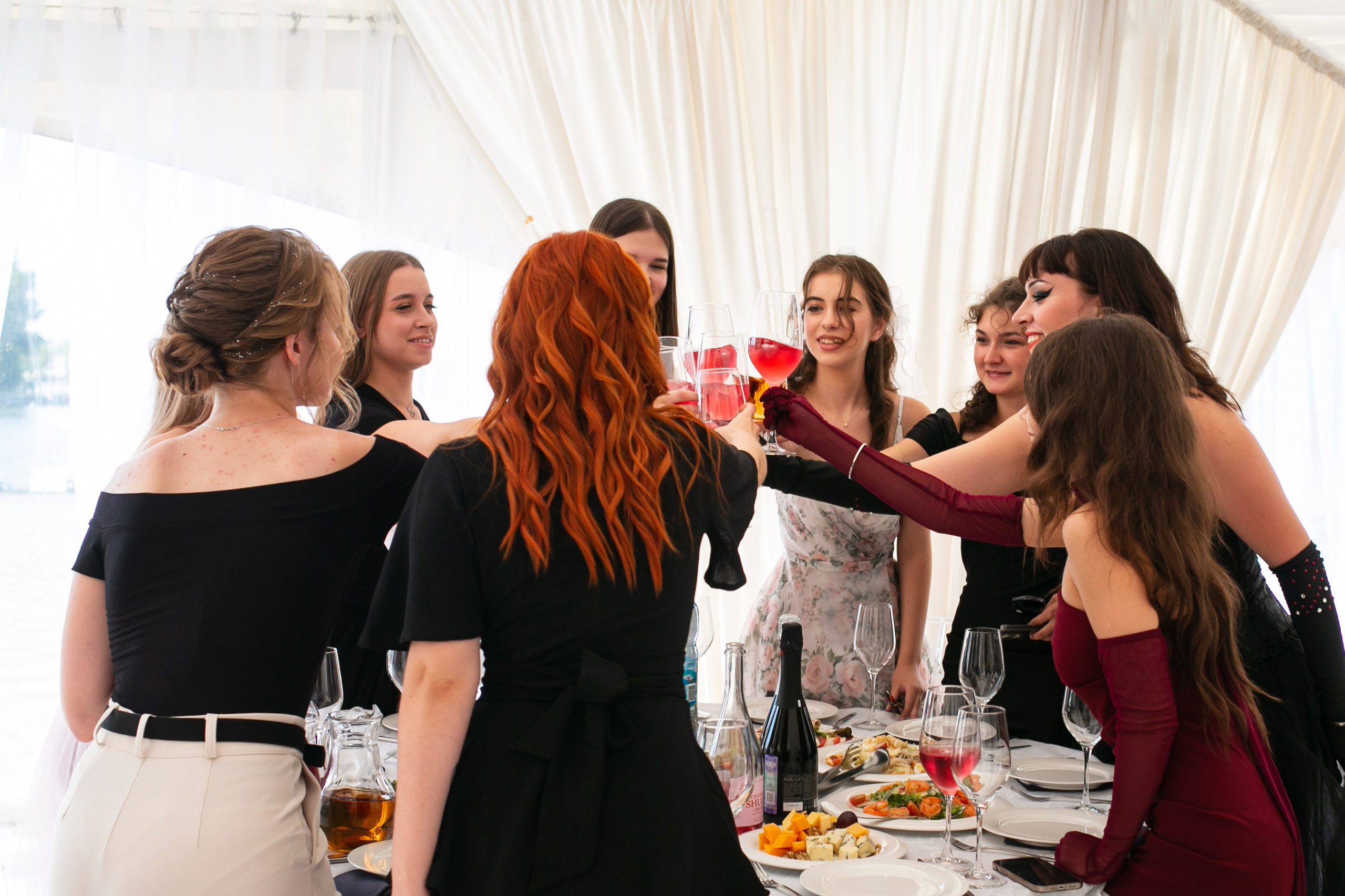 Выпускные и Утренники. Фотограф новорожденных и семейный фотограф НСО г. Бердск Марина Львова