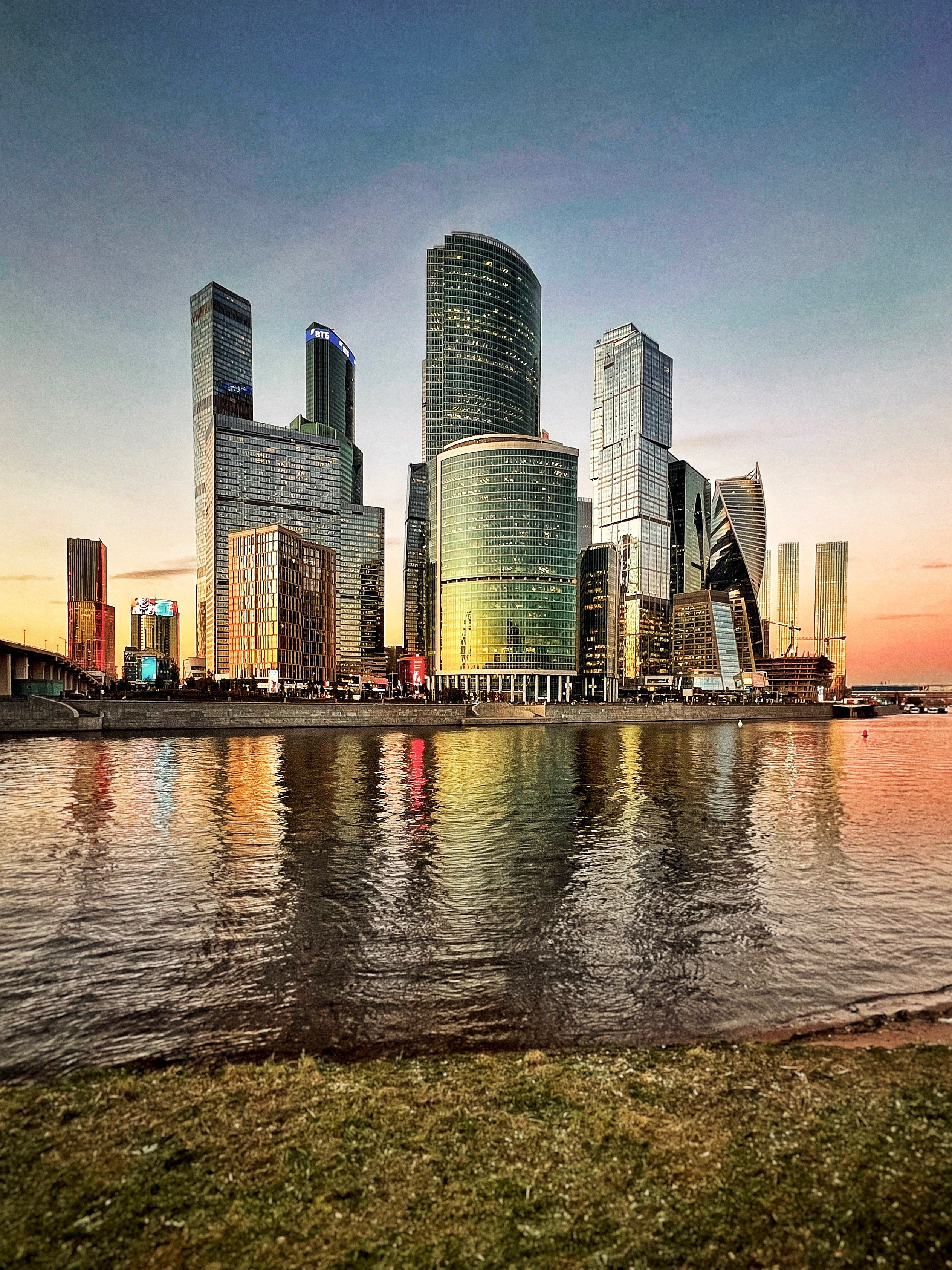 Снято на телефон. Фотография, ретушь, сканирование, восстановление старых фото, интерьерная съёмка, студия. Данилов Александр, Москва