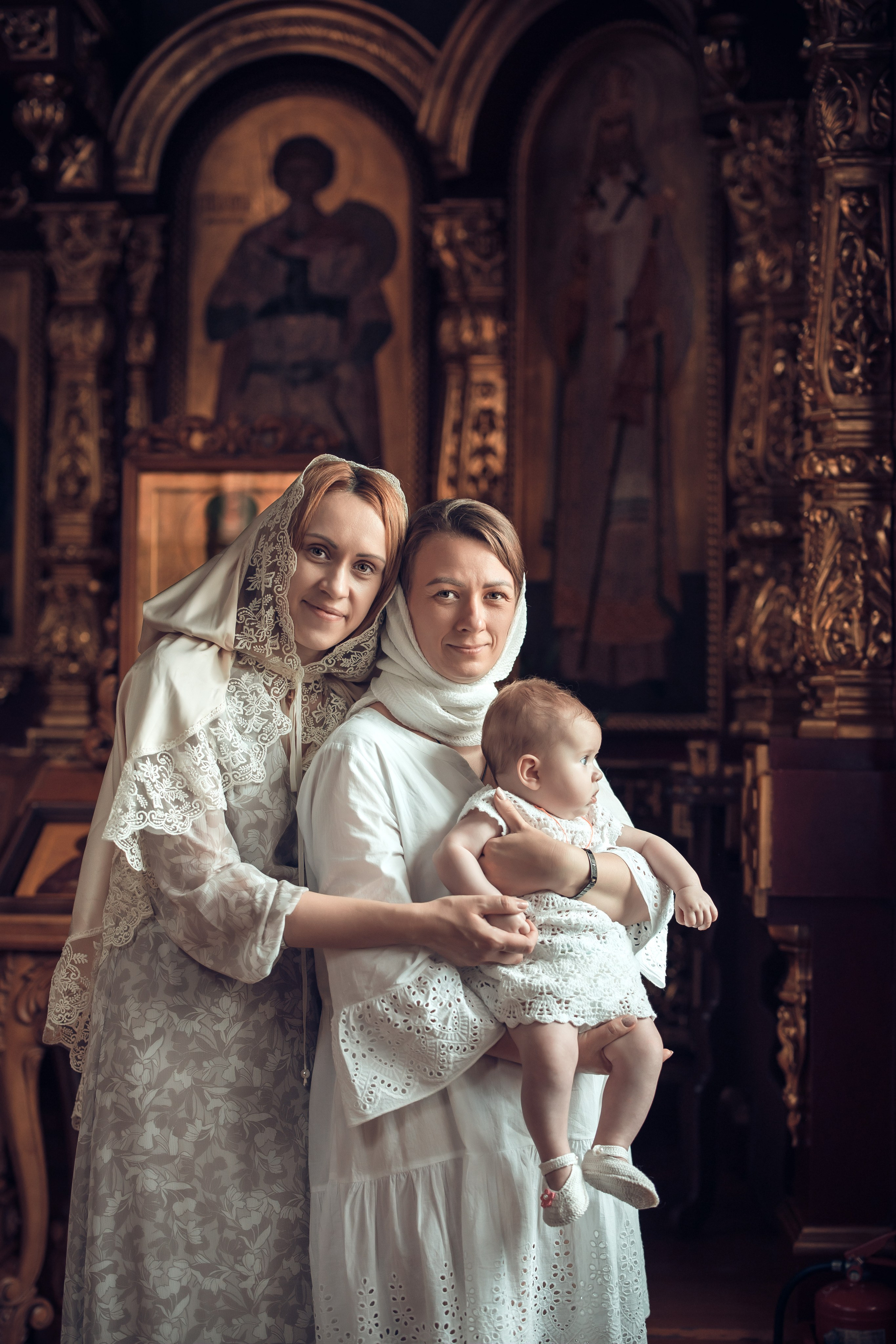 Таинства Крещения и Венчания в Старом Осколе. Фотостудия для новорожденных в Старом Осколе Гильфановых Юрия и Ольги