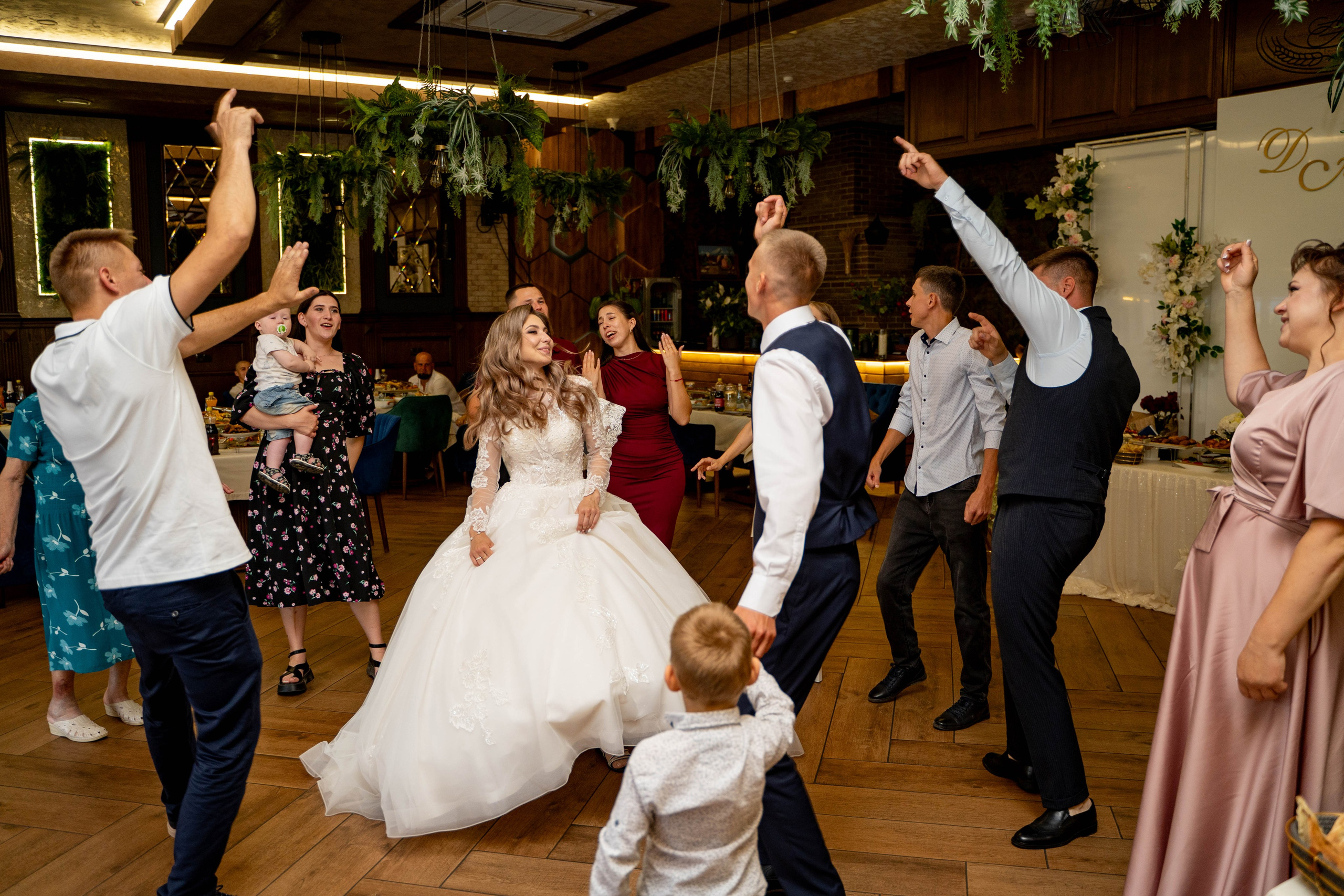 Данил и Анастасия. Видеосьемка, фотосьемка свадеб, юбилеев, утренников в Краснодарском кр