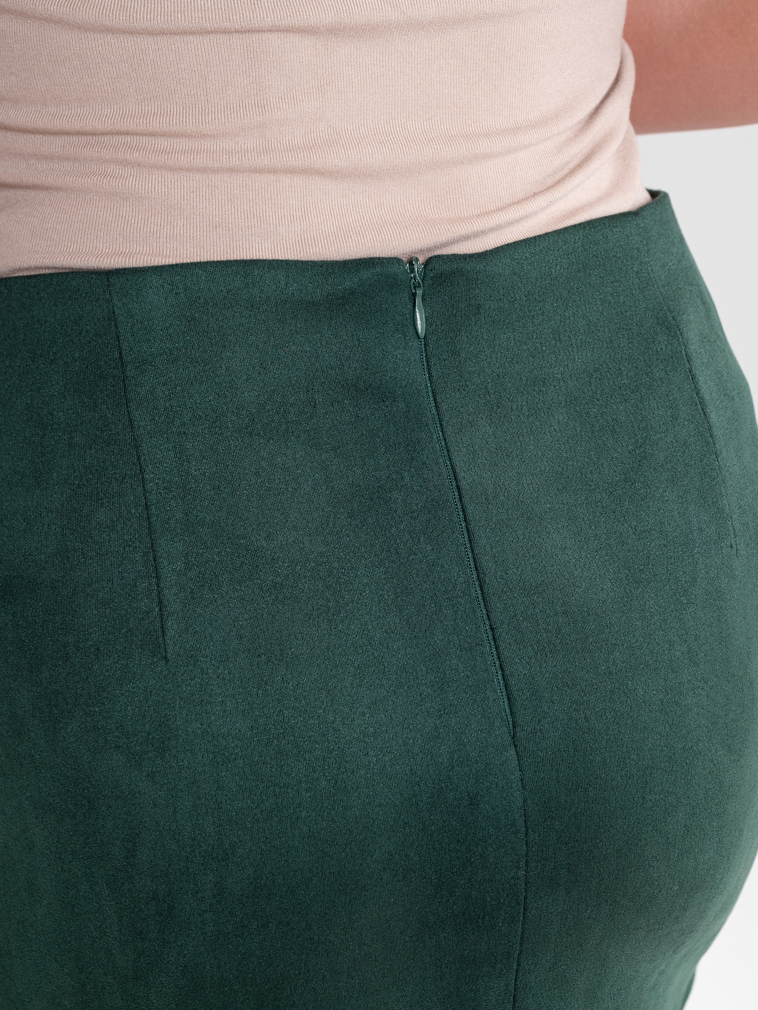 Мини-юбки замшевые. Предметный фотограф, фото для маркетплейсов Пятигорск, КМВ